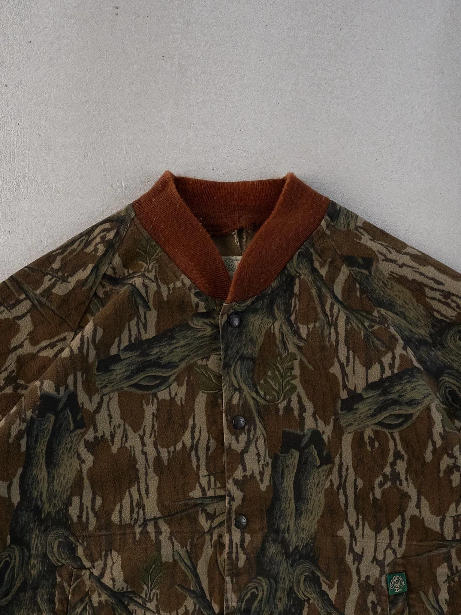 Vintage 90s Green Mossy Oak Realtree Camo Bomber Jacket (XL) sold by Rebalance Vintage product image thumbnail 2