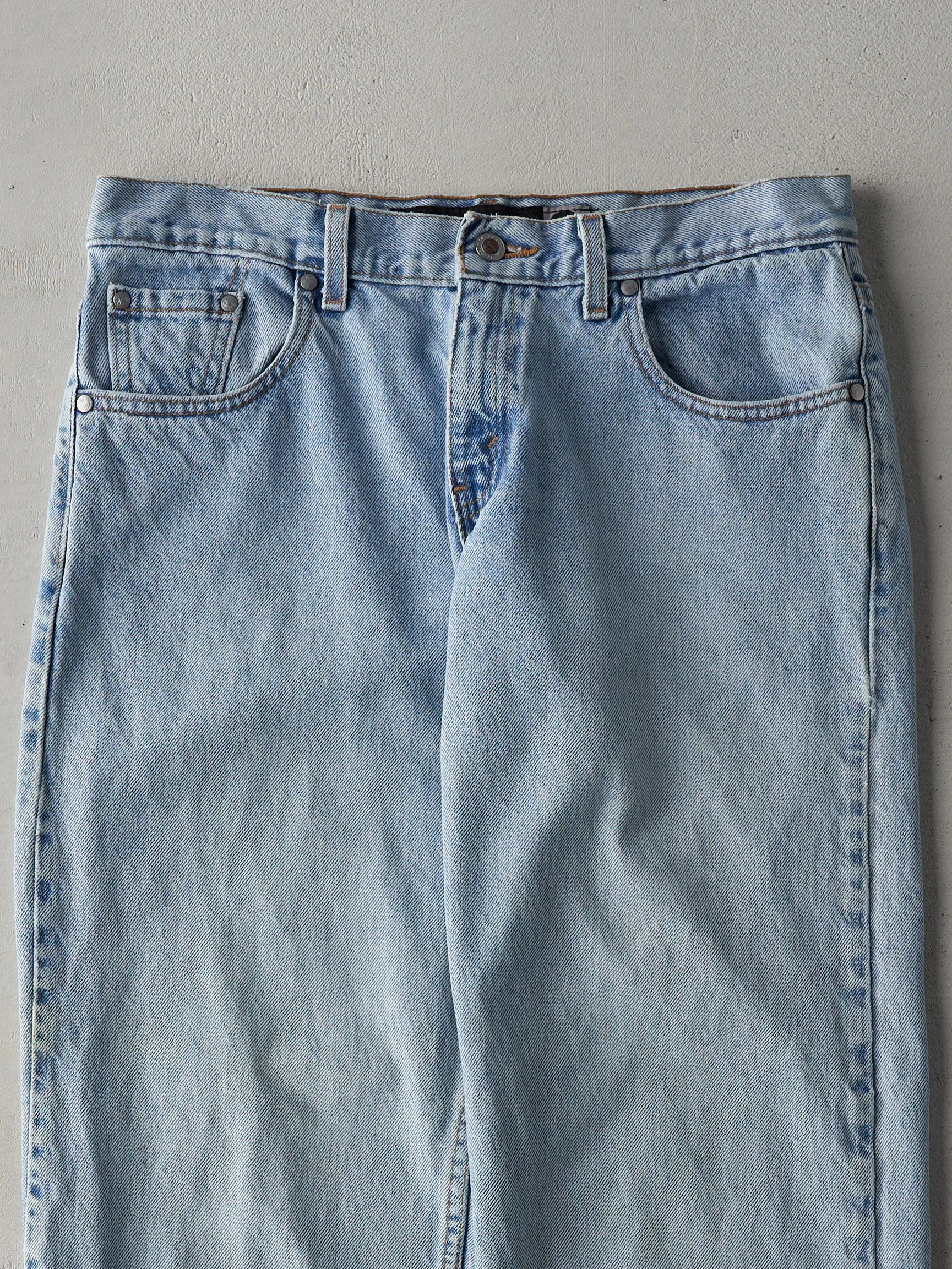 Vintage 90s Light Wash Levi's Silver Tab Loose Fit Jeans (33x31) sold by Rebalance Vintage product image thumbnail 3
