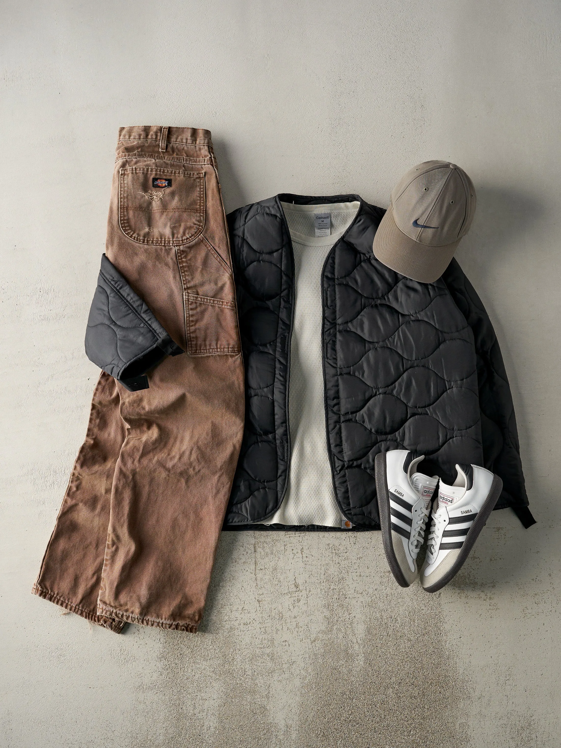 Vintage 90s Black Army Liner Jacket (XL) sold by Rebalance Vintage product image thumbnail 2