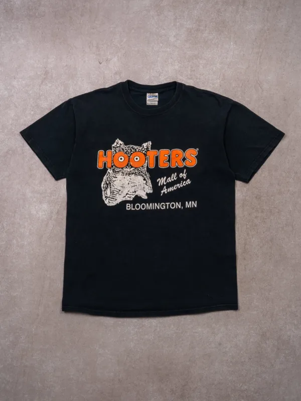 Vintage Black Hooters Mall of America Bloomington Tee (S) sold by Rebalance Vintage