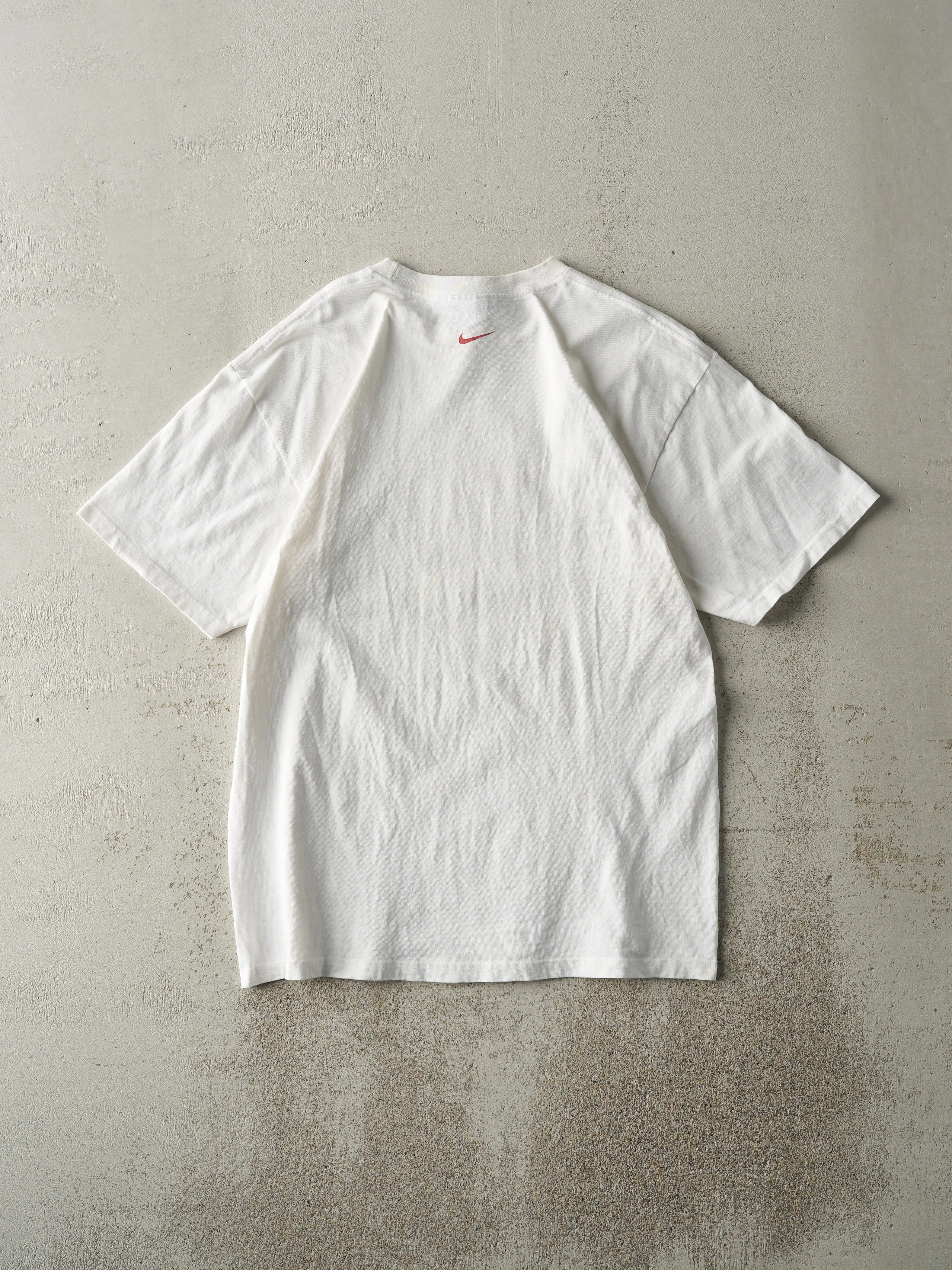 Vintage Y2K White & Red Nike Logo Tee (M) sold by Rebalance Vintage product image thumbnail 2
