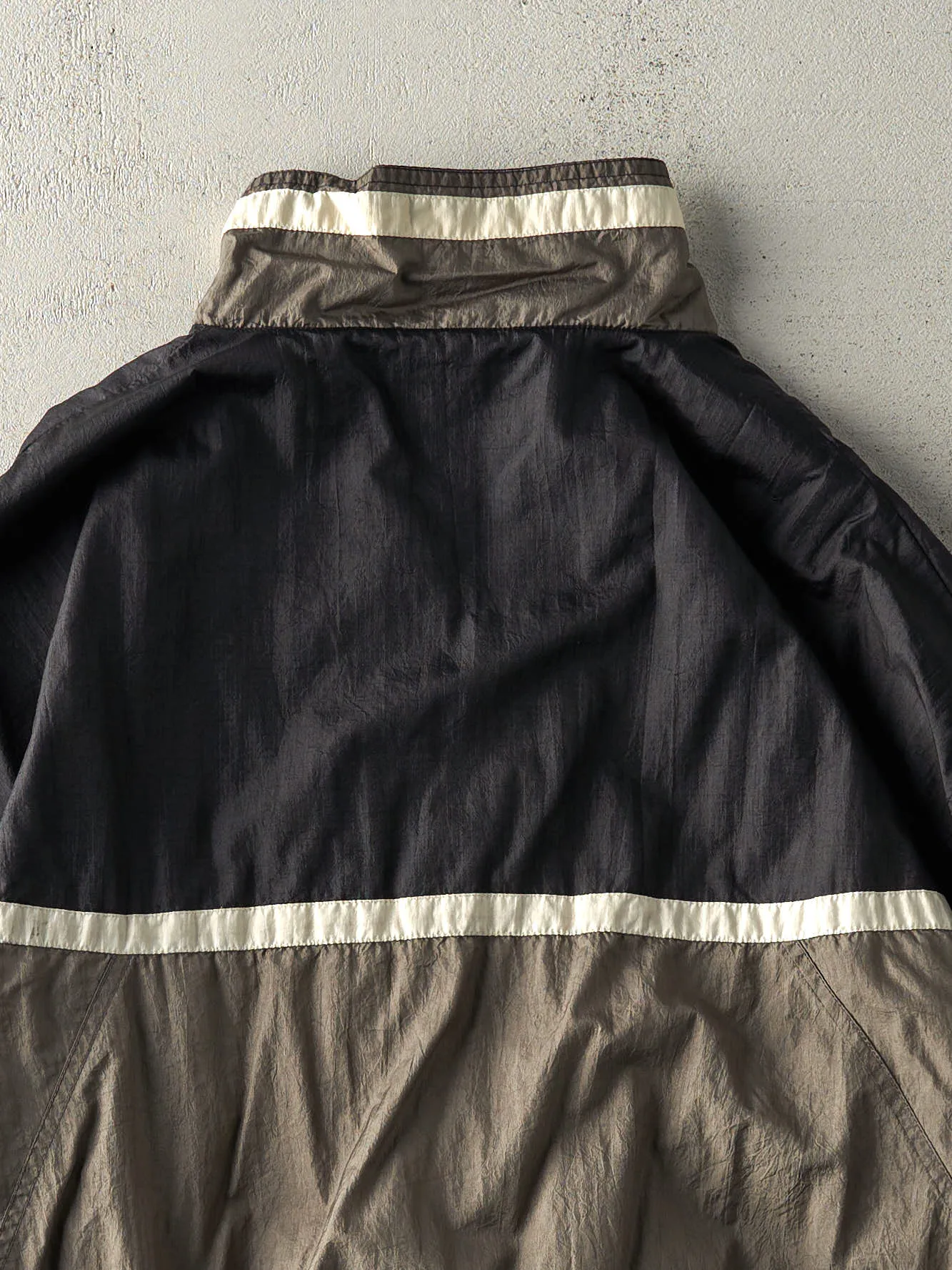 Vintage 90s Wilson Windbreaker Jacket (L) sold by Rebalance Vintage product image thumbnail 5