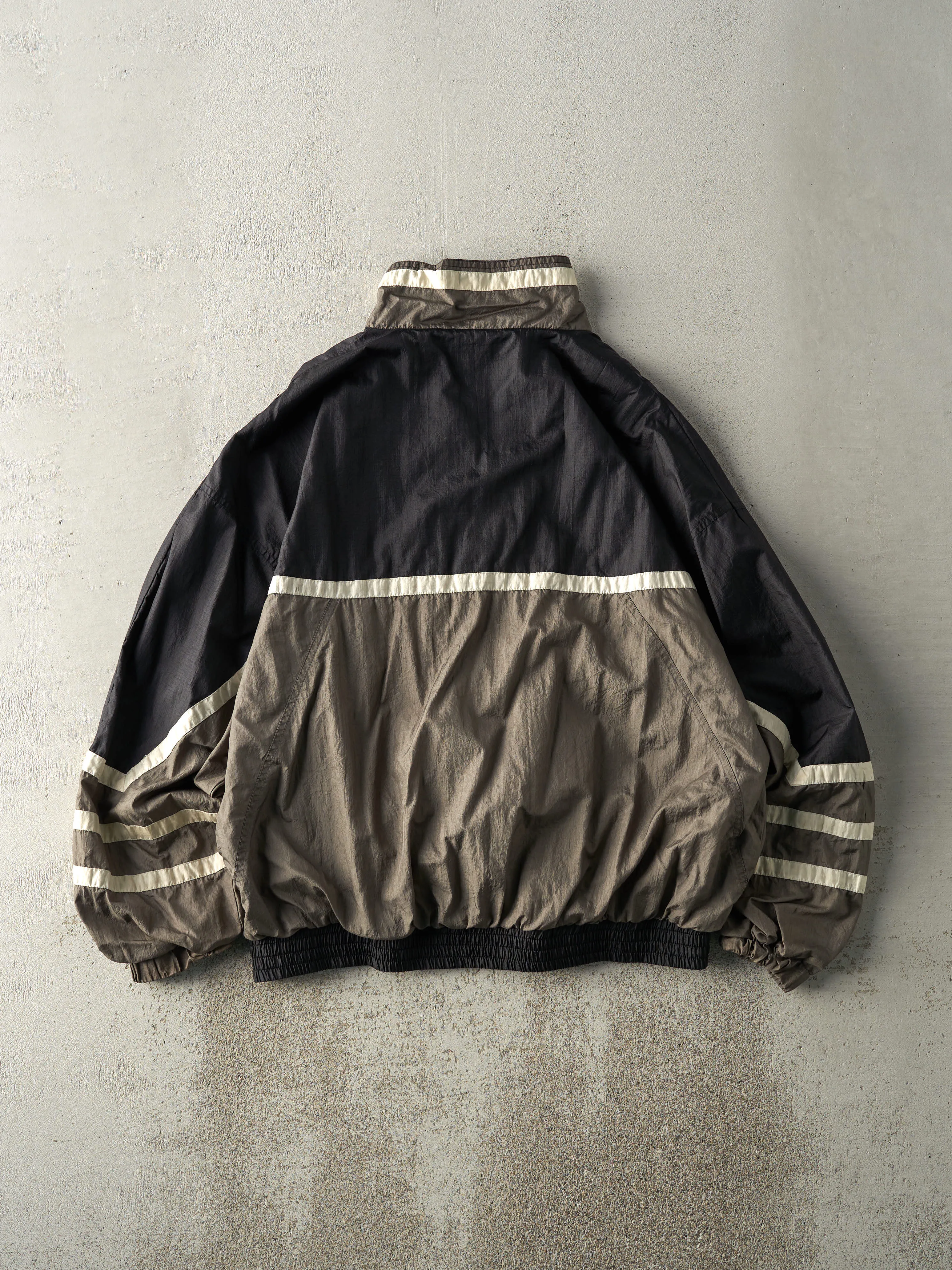 Vintage 90s Wilson Windbreaker Jacket (L) sold by Rebalance Vintage product image thumbnail 2