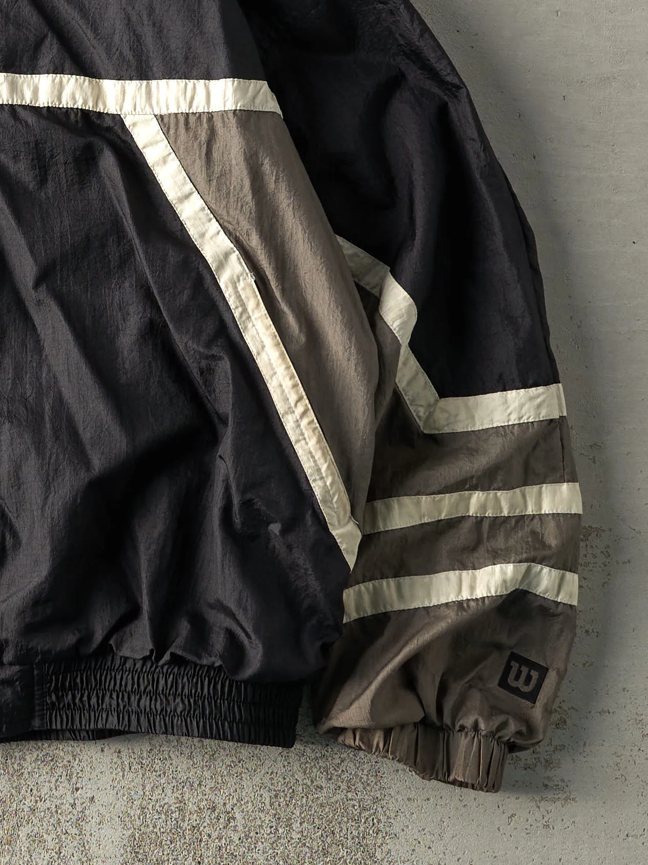 Vintage 90s Wilson Windbreaker Jacket (L) sold by Rebalance Vintage product image thumbnail 4