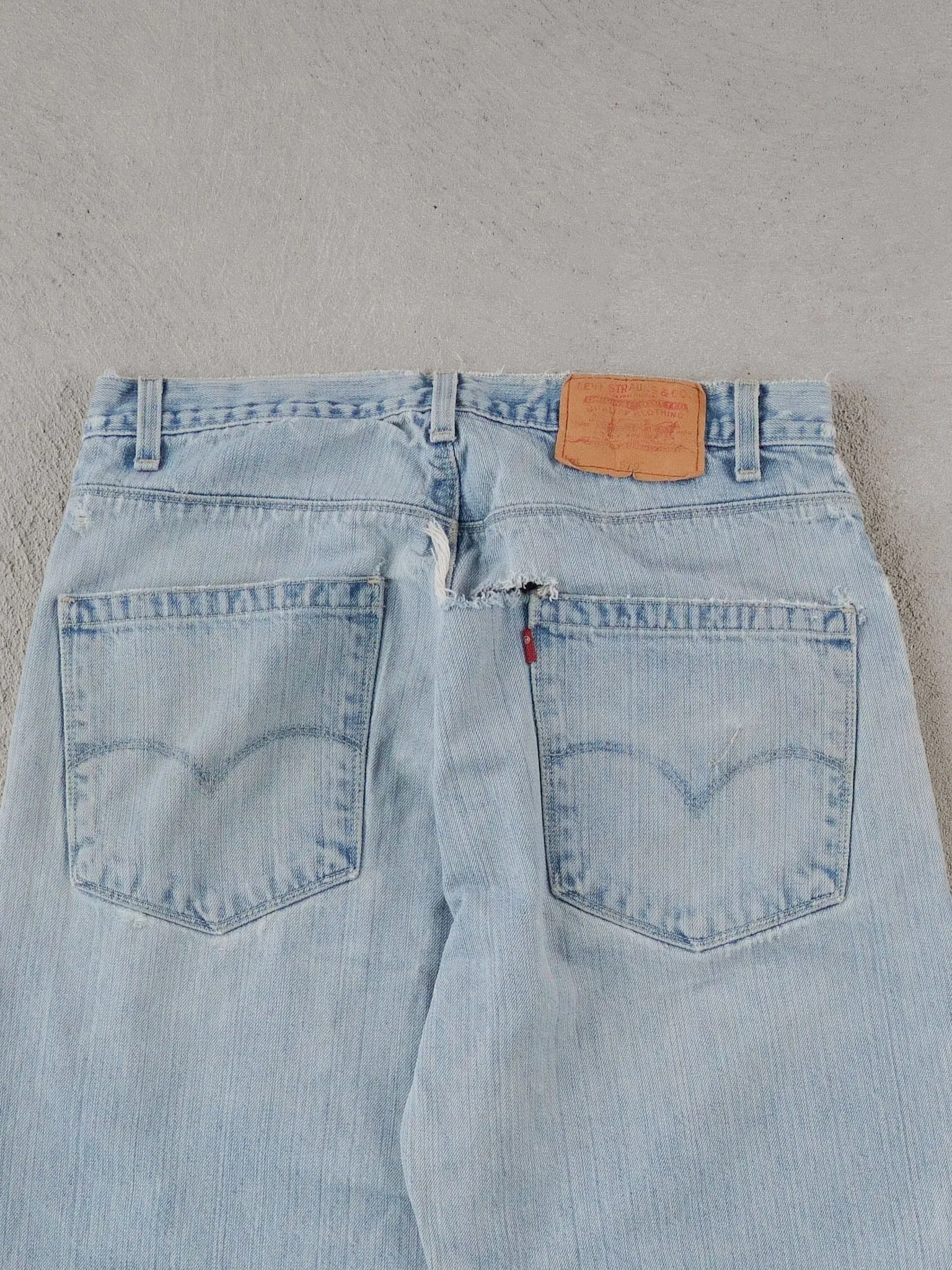 Vintage 90s Light Blue Levi's 579 Denim Jeans (32x30) sold by Rebalance Vintage product image thumbnail 4
