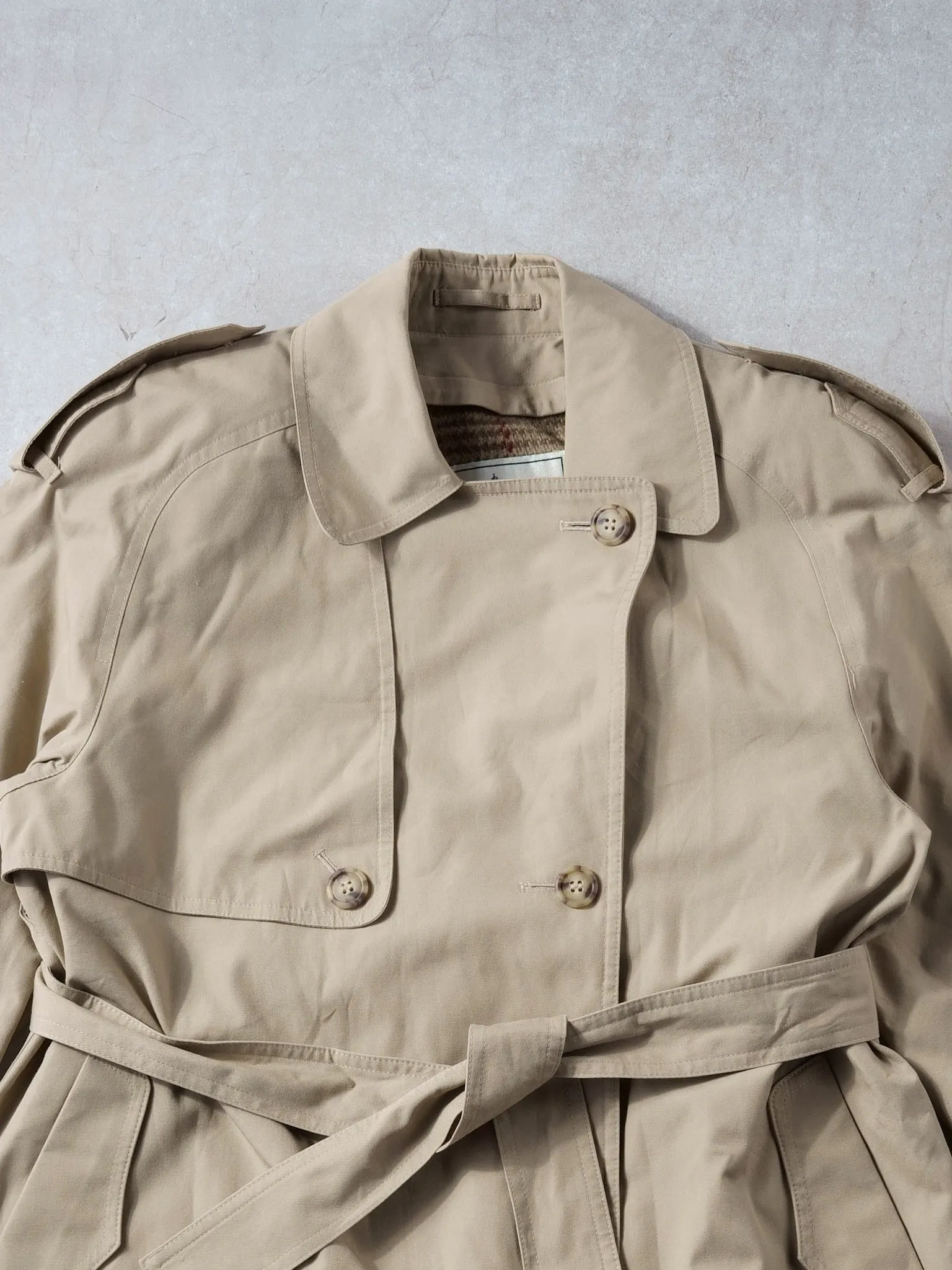 Vintage 90s Beige Towne London Fogg Trench Coat (M/L) sold by Rebalance Vintage product image thumbnail 2