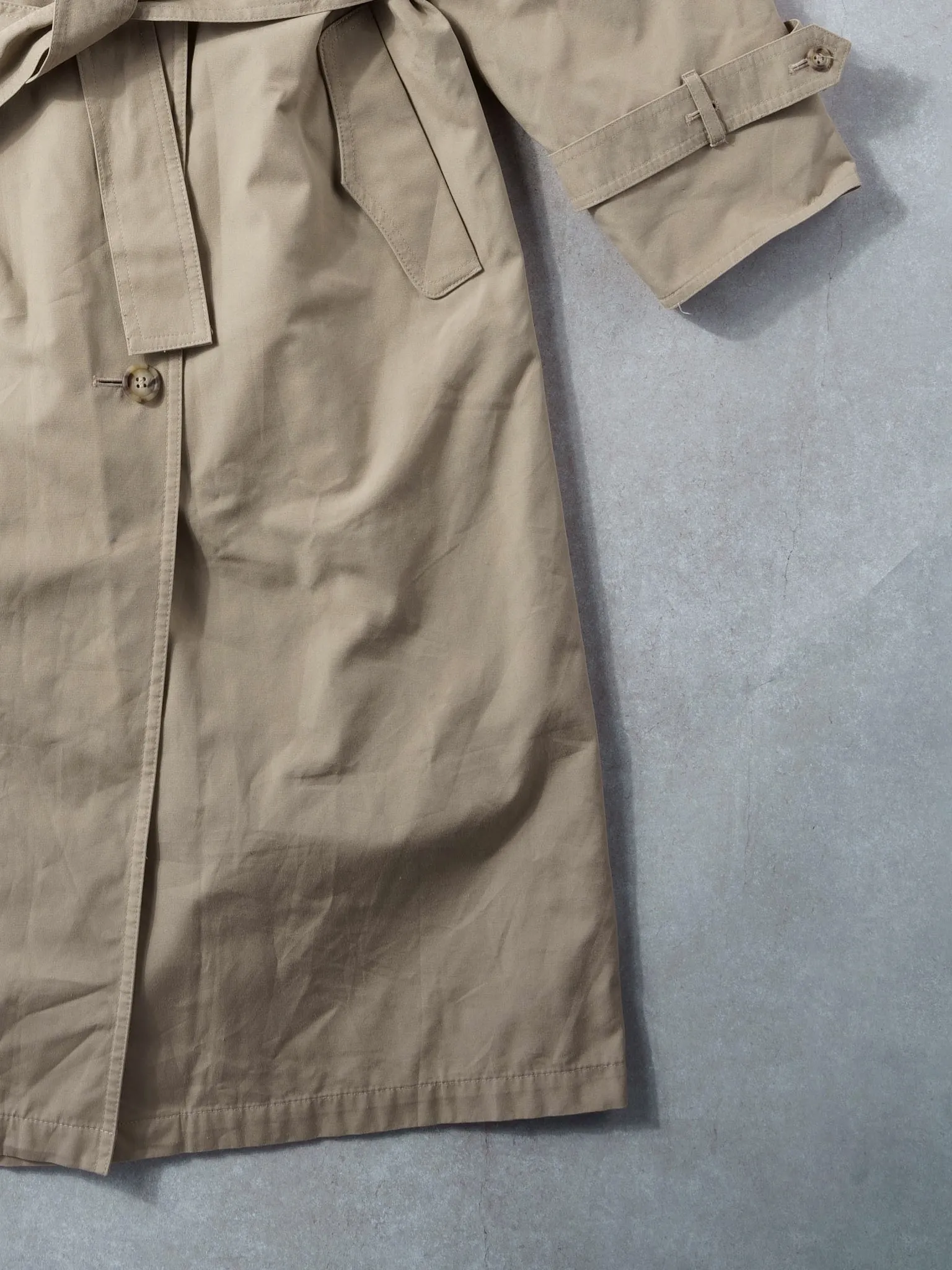 Vintage 90s Beige Towne London Fogg Trench Coat (M/L) sold by Rebalance Vintage product image thumbnail 4