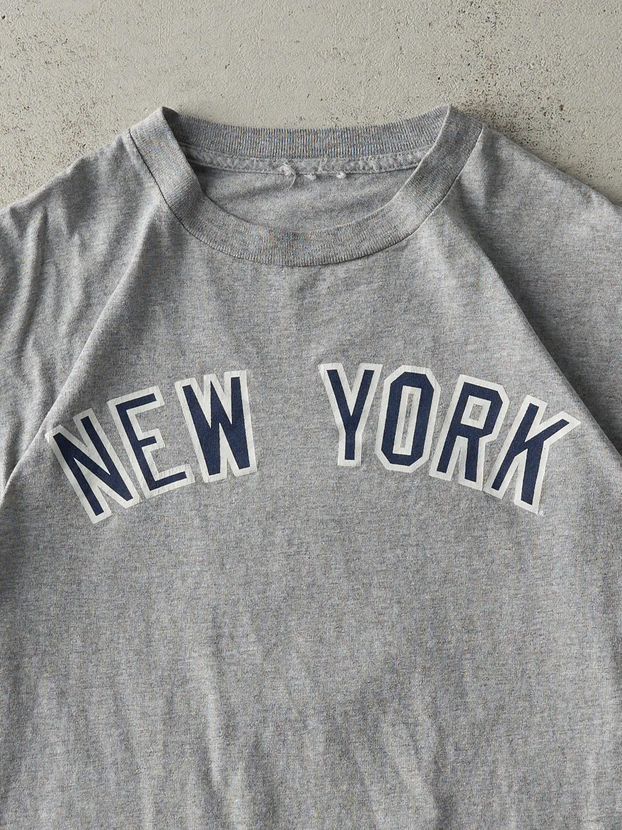 Vintage Y2K Grey New York Yankees Derek Jeter Player Tee (M) sold by Rebalance Vintage product image thumbnail 3