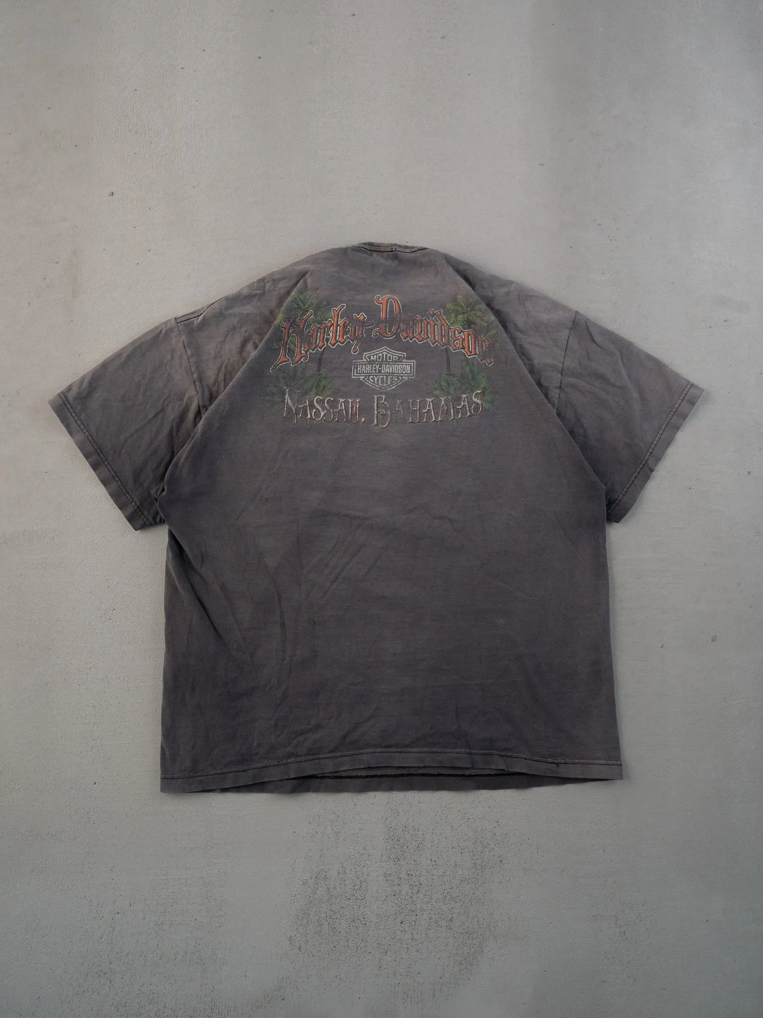 Vintage Y2k Faded Black Harley Davidson Nassau Bahamas Graphic Tee (L) sold by Rebalance Vintage product image thumbnail 2