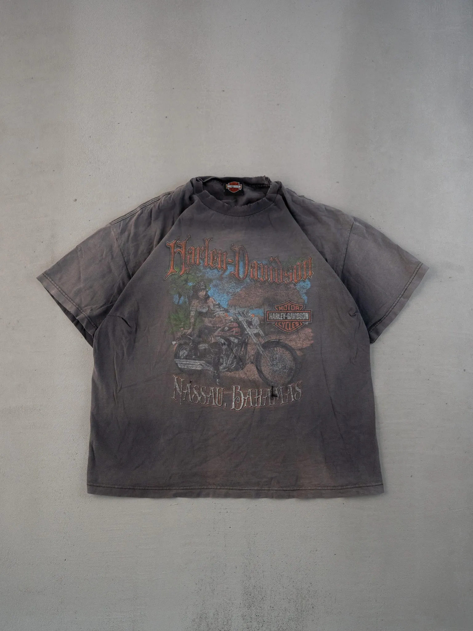 Vintage Y2k Faded Black Harley Davidson Nassau Bahamas Graphic Tee (L) sold by Rebalance Vintage