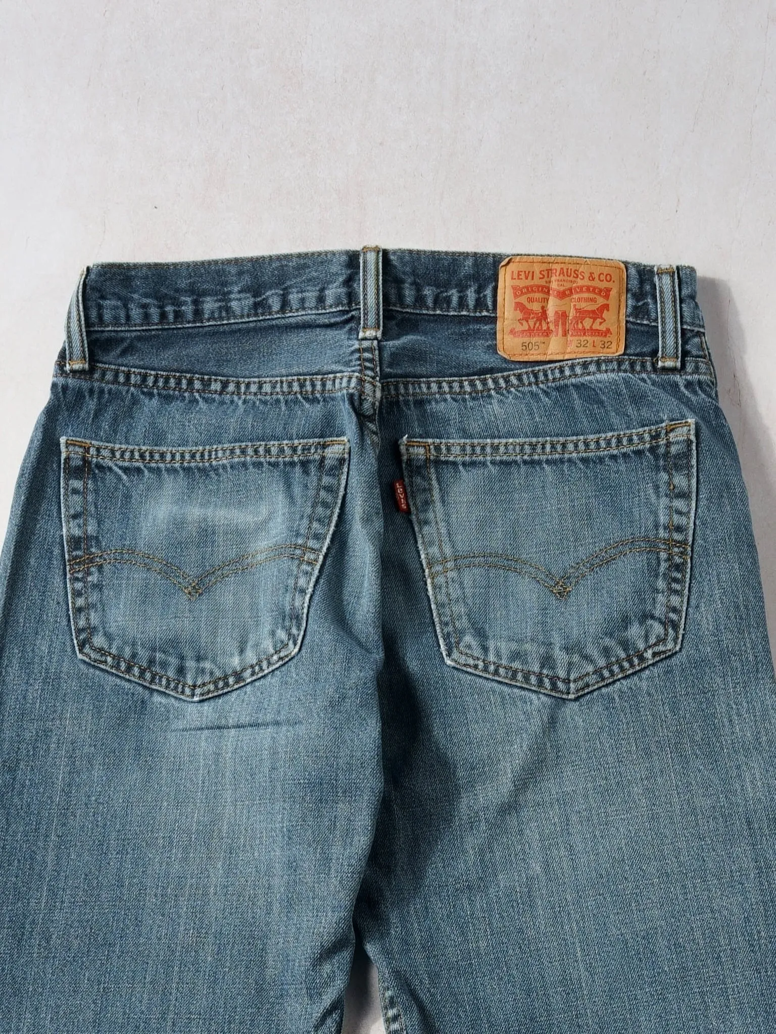 Vintage 90s Dark Blue Levi's 505 Denim Jeans (32x32) sold by Rebalance Vintage product image thumbnail 4