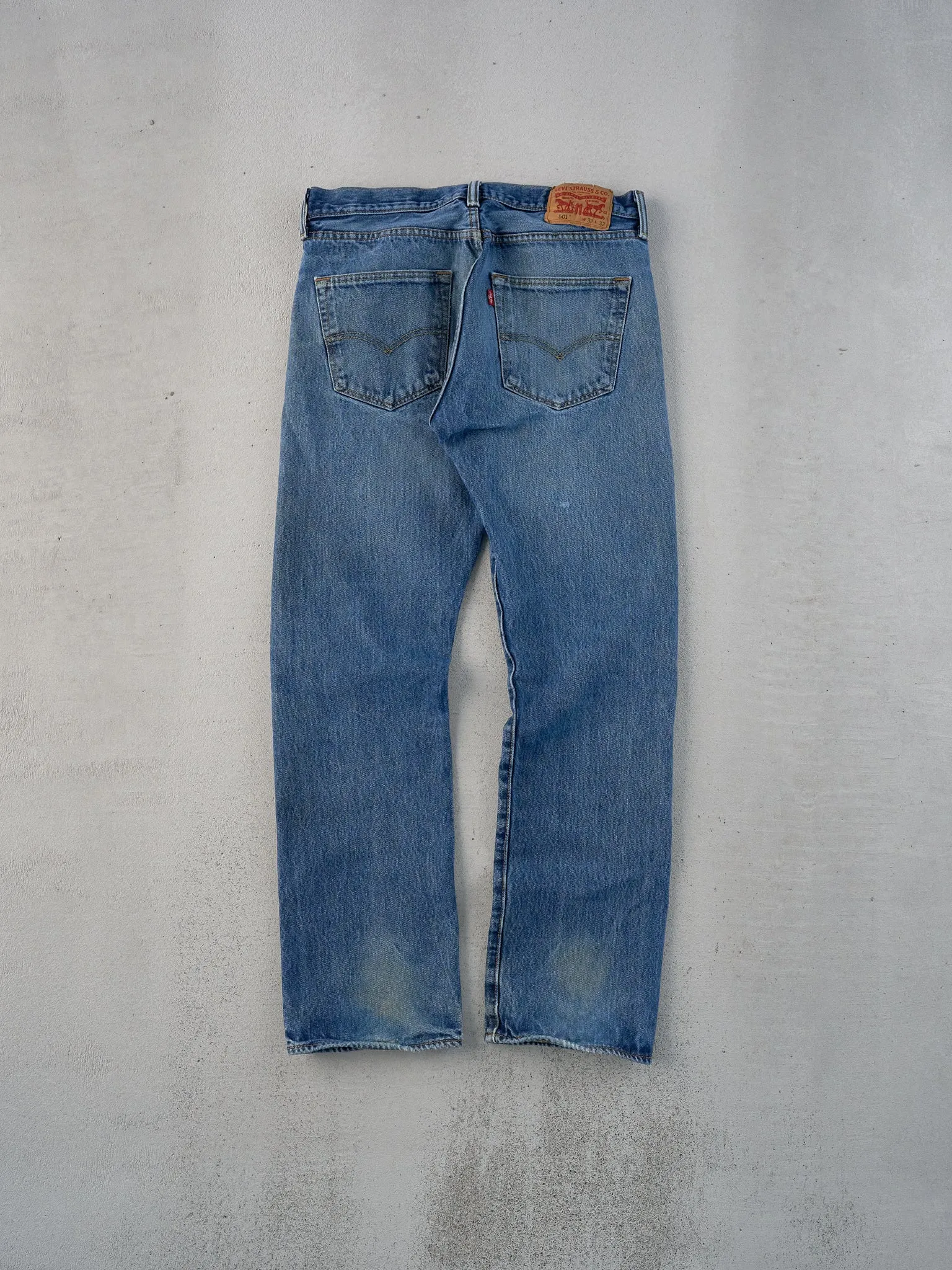 Vintage 90s Dark Blue Levi's 501 Denim Jeans (32x29) sold by Rebalance Vintage product image thumbnail 2