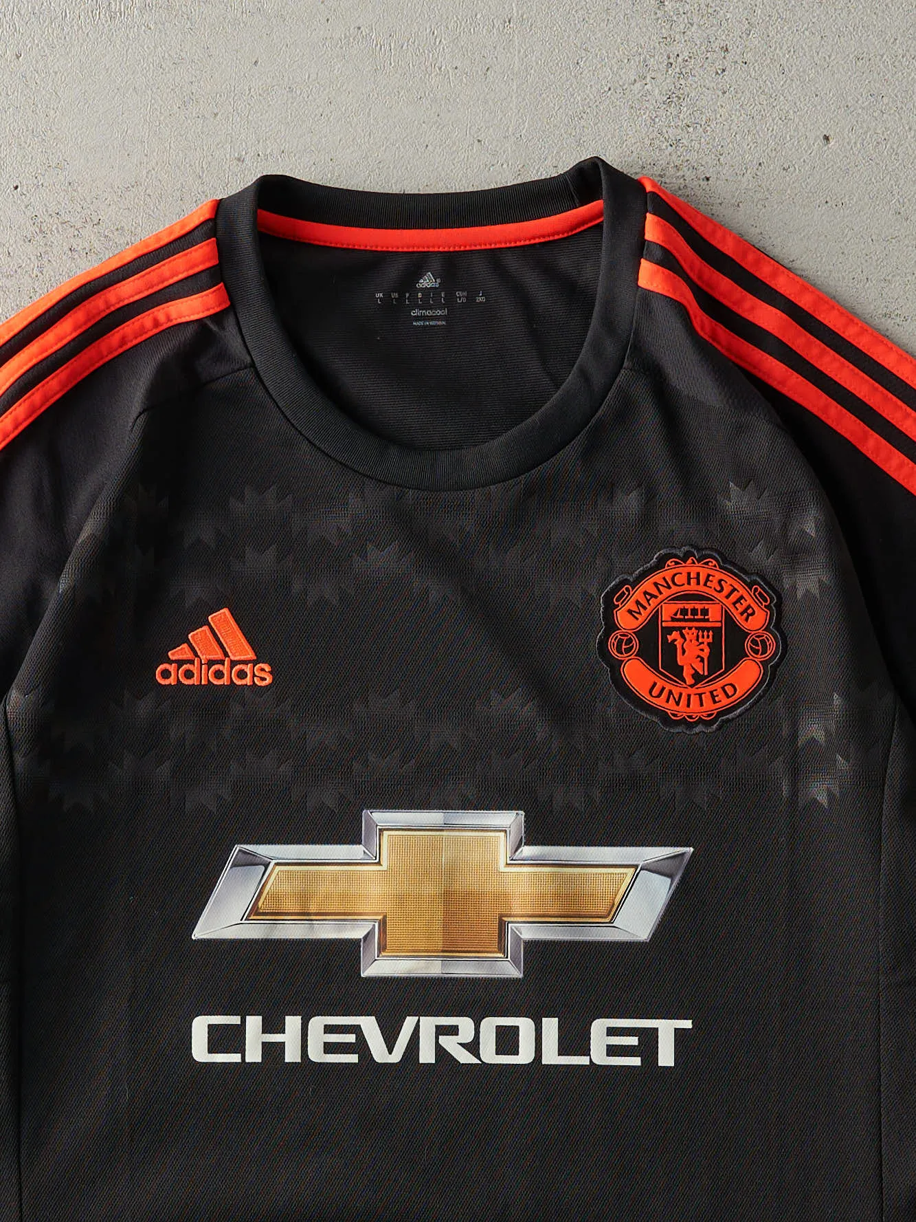 Vintage Y2K Black & Orange Manchester United Soccer Jersey (M/L) sold by Rebalance Vintage product image thumbnail 2