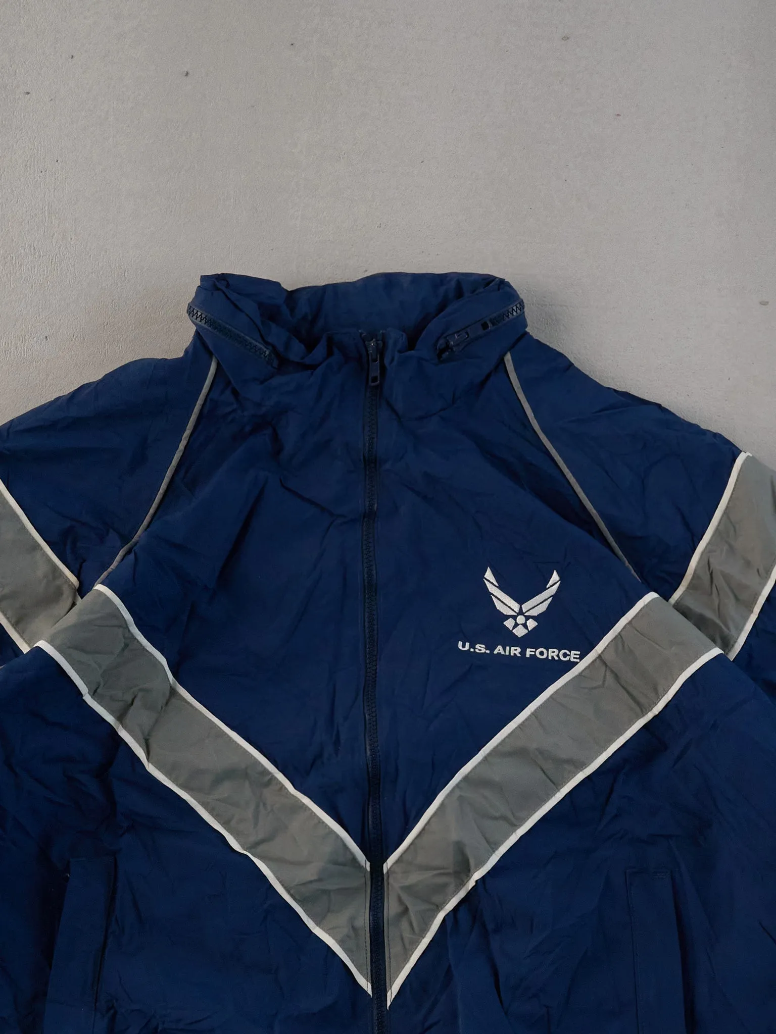 Vintage Navy Blue US Air Force Windbreaker (L) sold by Rebalance Vintage product image thumbnail 2