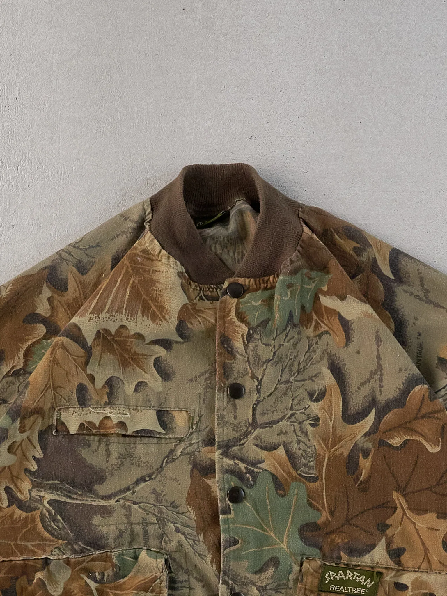 Vintage Y2K Green Spartan Realtree Camo Bomber Jacket (L) sold by Rebalance Vintage product image thumbnail 2