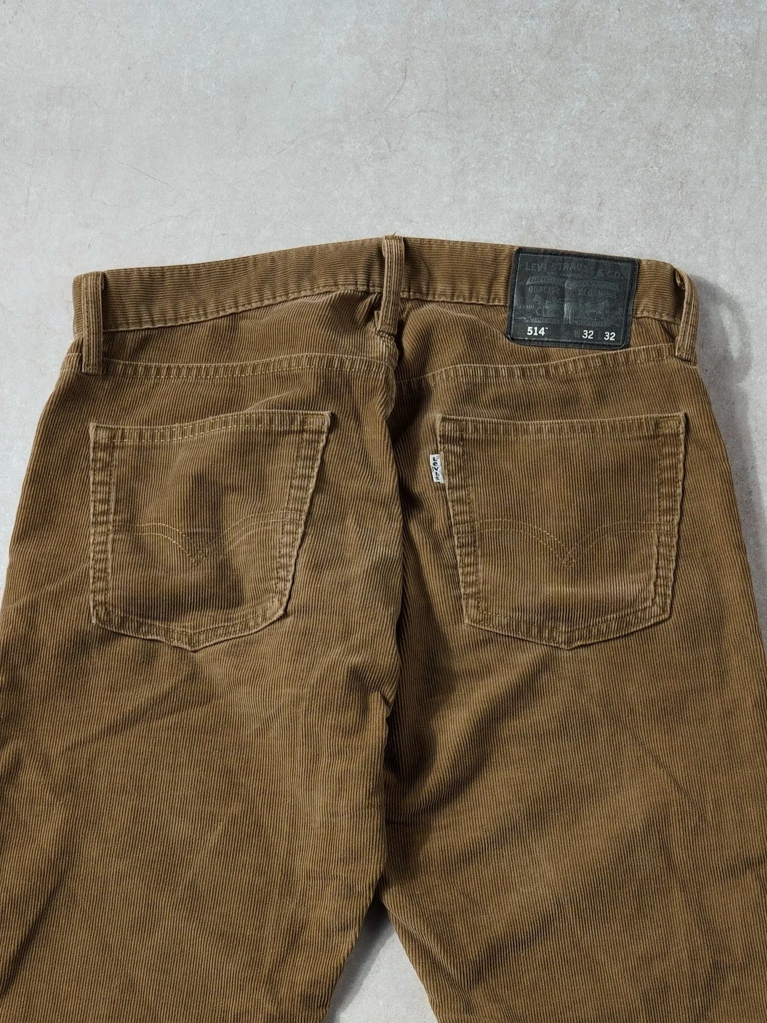 Vintage 90s Brown Levi's 514 Corduroy Straight Denim Jeans (32x32) sold by Rebalance Vintage product image thumbnail 4