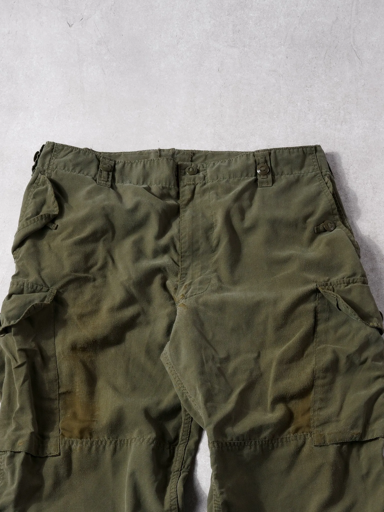 Vintage 90s Green Army Parachute Cargo Pants (35x39x29) sold by Rebalance Vintage product image thumbnail 3