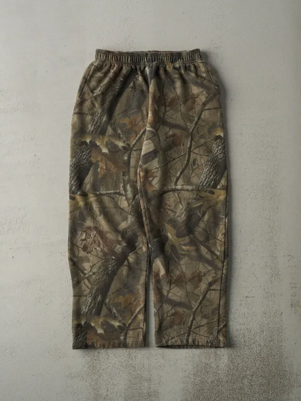 Vintage Y2K Camo Realtree x Outfitters Ridge Sweat Pants (26x25.5) sold by Rebalance Vintage