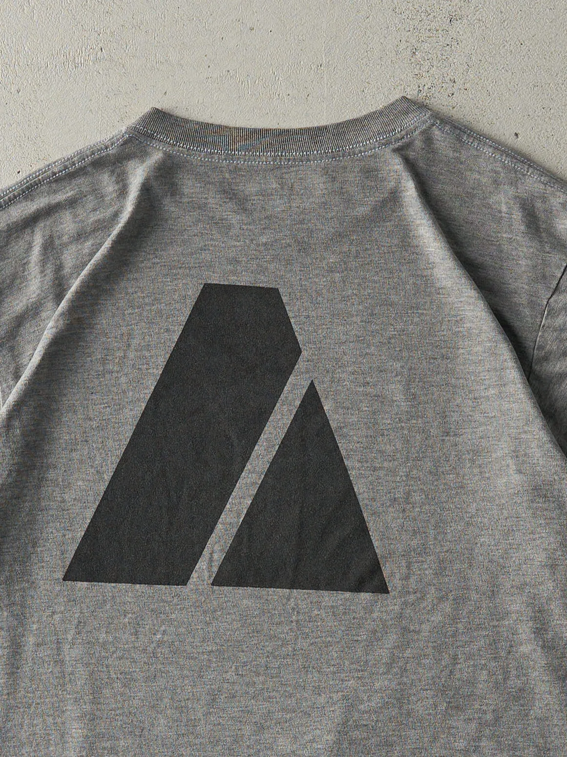 Vintage Y2K Grey US Army Tee (L) sold by Rebalance Vintage product image thumbnail 4