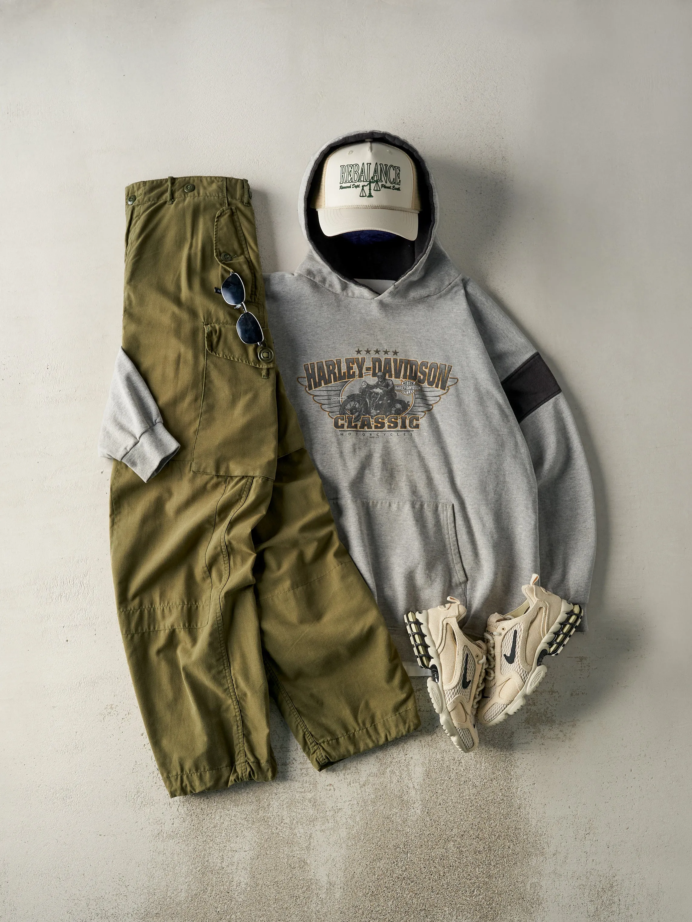 Vintage 07' Grey Kelowna, BC Harley Davidson Hoodie (XL) sold by Rebalance Vintage product image thumbnail 2