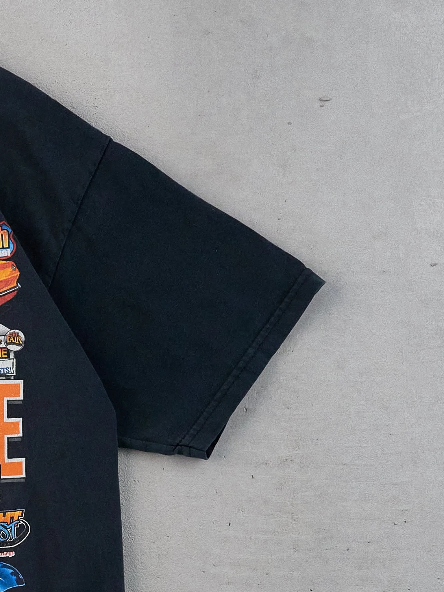 Vintage 04' Black Syracuse Nationals Car Graphic Tee (M) sold by Rebalance Vintage product image thumbnail 5