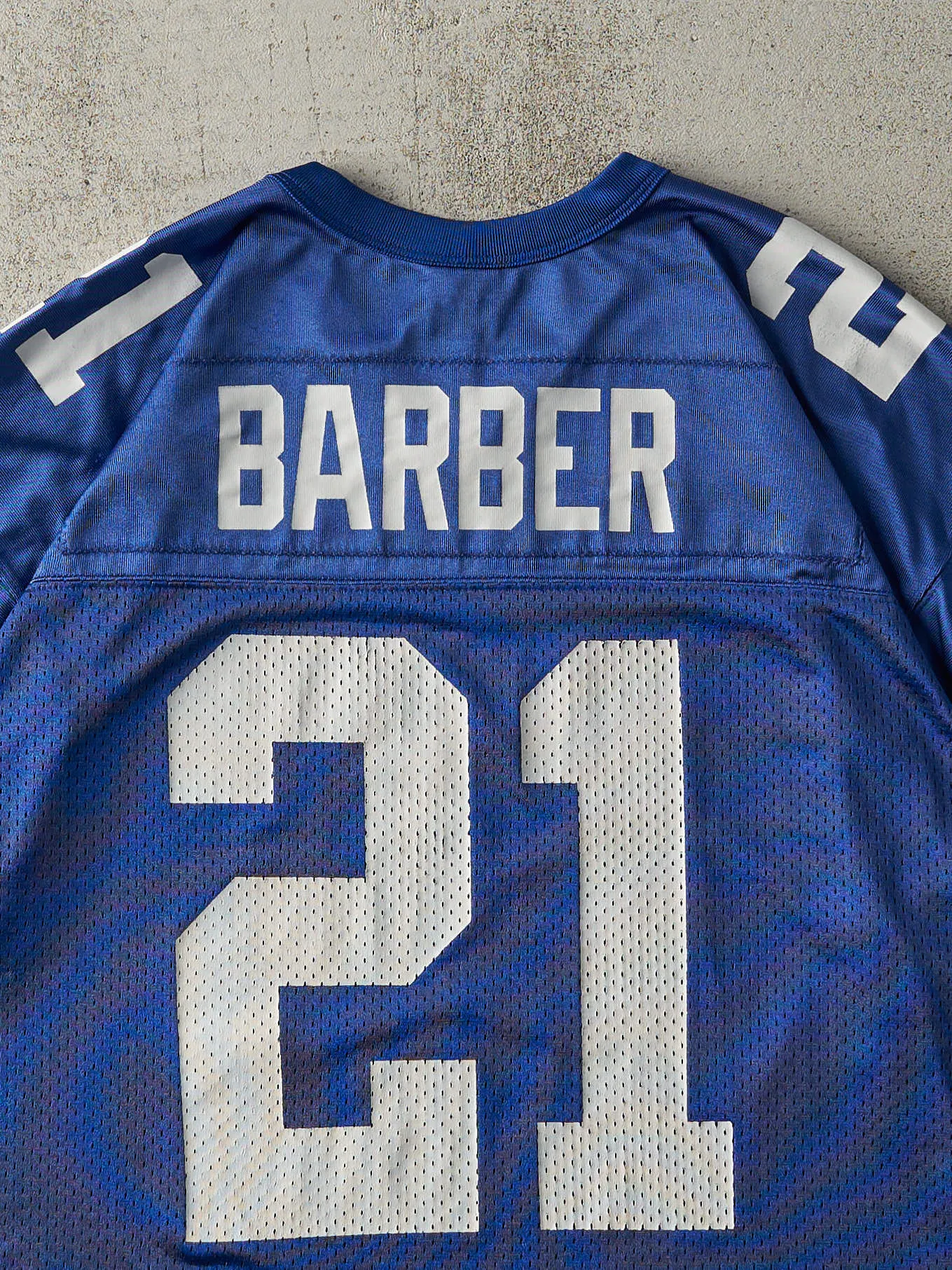 Vintage Y2K Blue Nike New York Giants #21 Tiki Barber Cropped Jersey (L) sold by Rebalance Vintage product image thumbnail 5