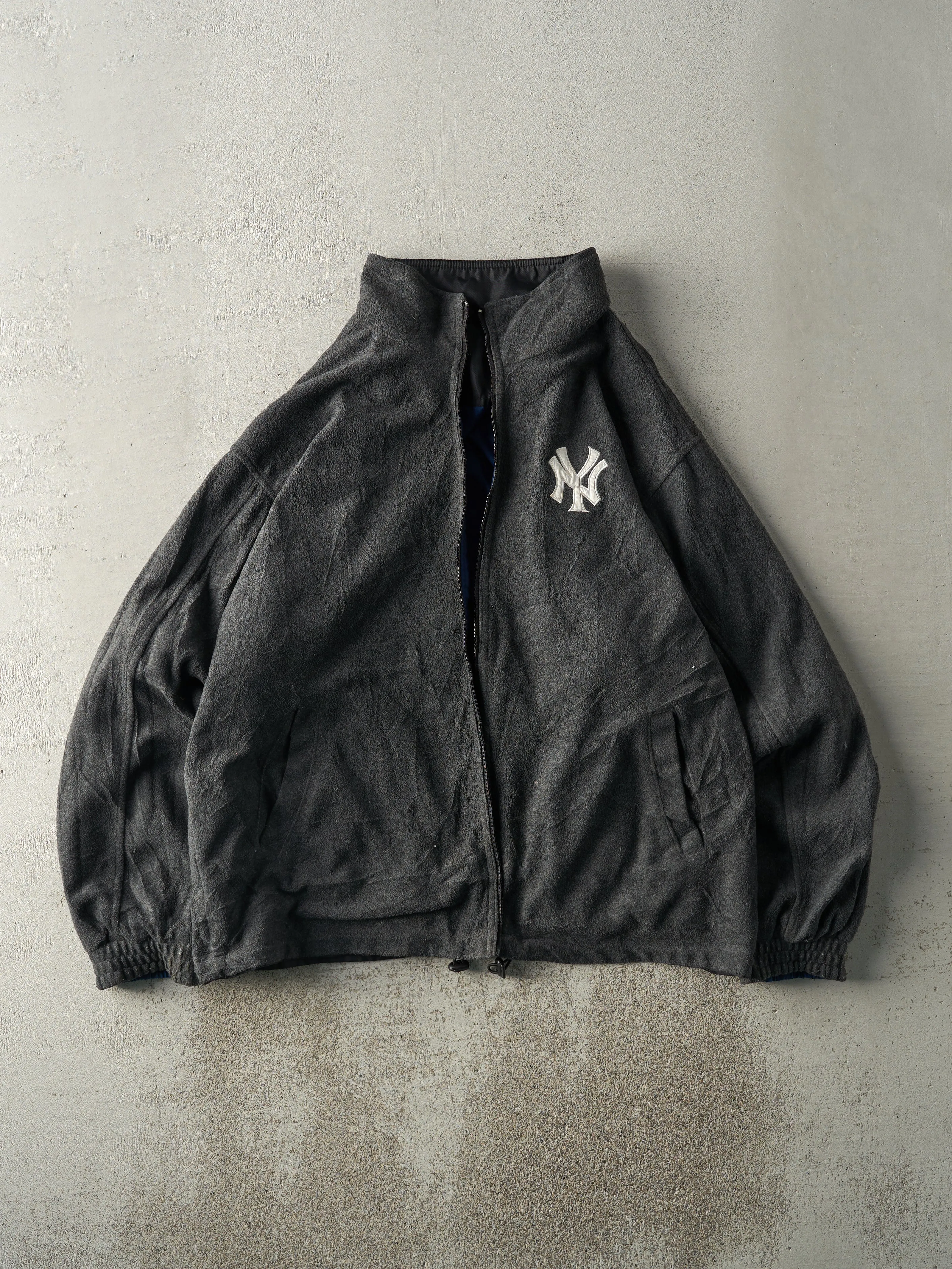 Vintage 90s Navy Blue, Black & Grey New York Yankees Fleece Lined Jacket (XL) sold by Rebalance Vintage product image thumbnail 3
