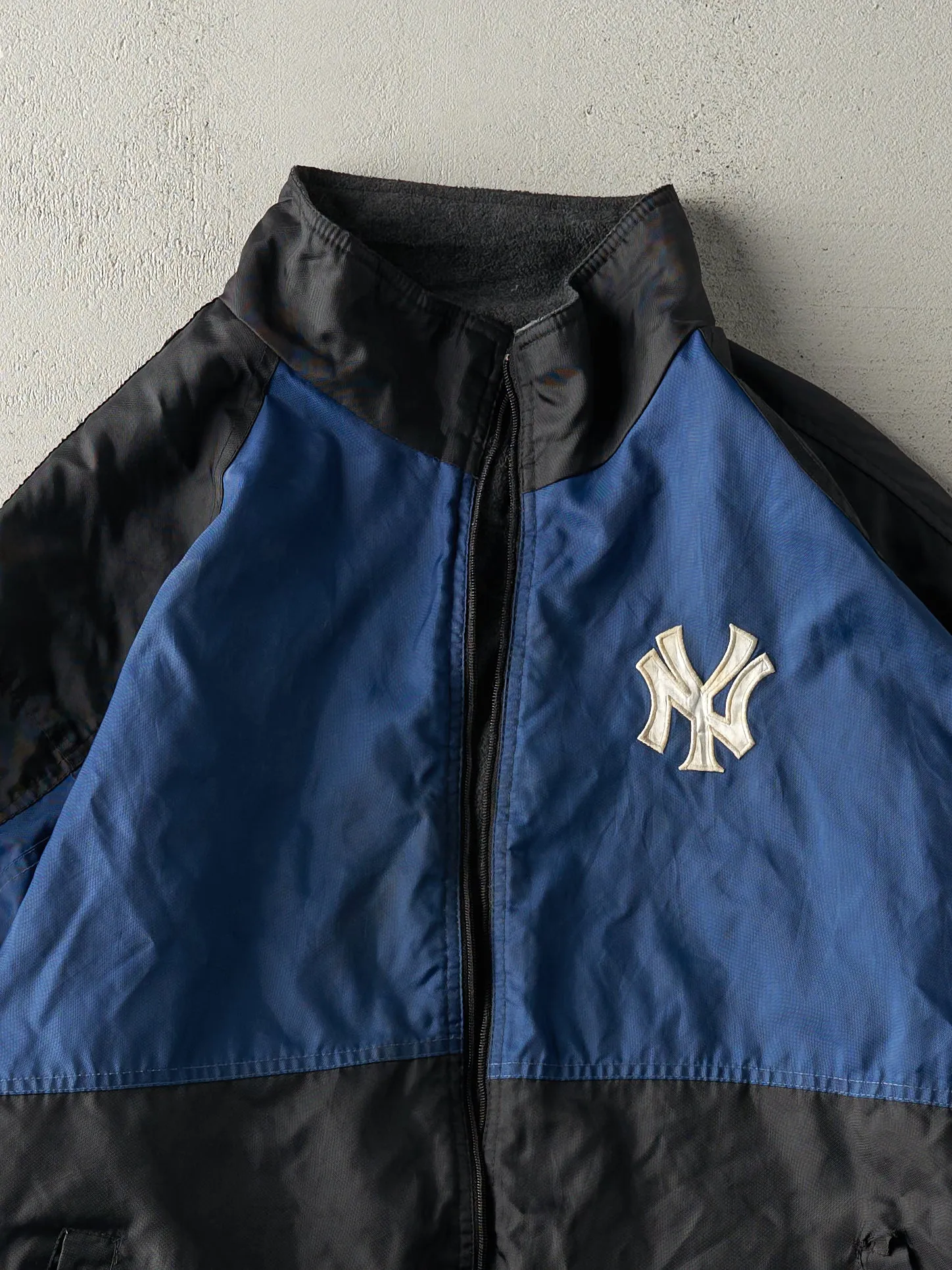 Vintage 90s Navy Blue, Black & Grey New York Yankees Fleece Lined Jacket (XL) sold by Rebalance Vintage product image thumbnail 4