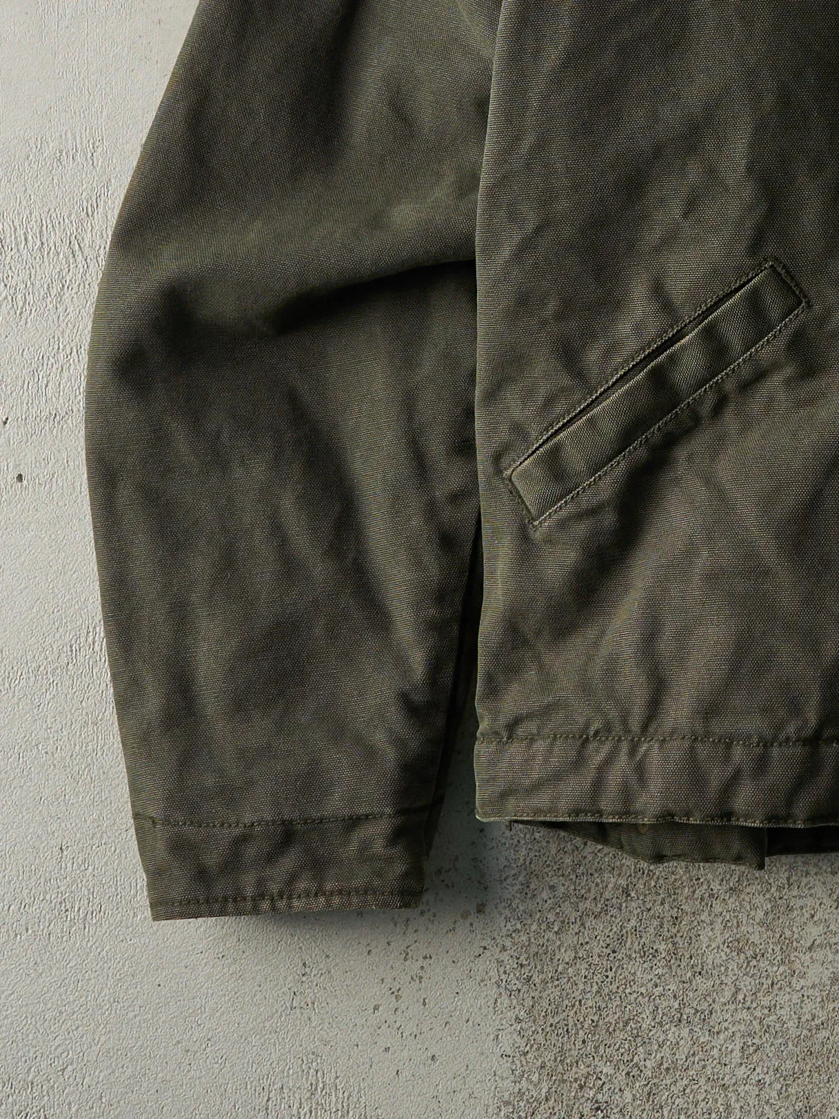 Vintage Y2K Green Embroidered Cabela's Sherpa Lined Workwear Jacket (L) sold by Rebalance Vintage product image thumbnail 4