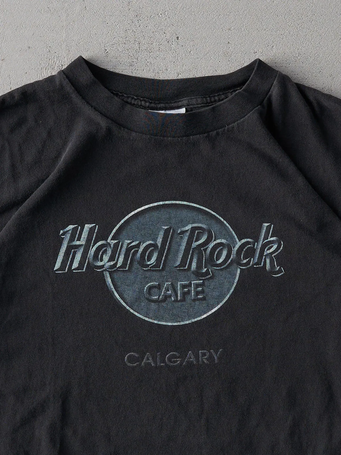 Vintage Y2K Black Hard Rock Cafe Calgary Tee (M) sold by Rebalance Vintage product image thumbnail 2