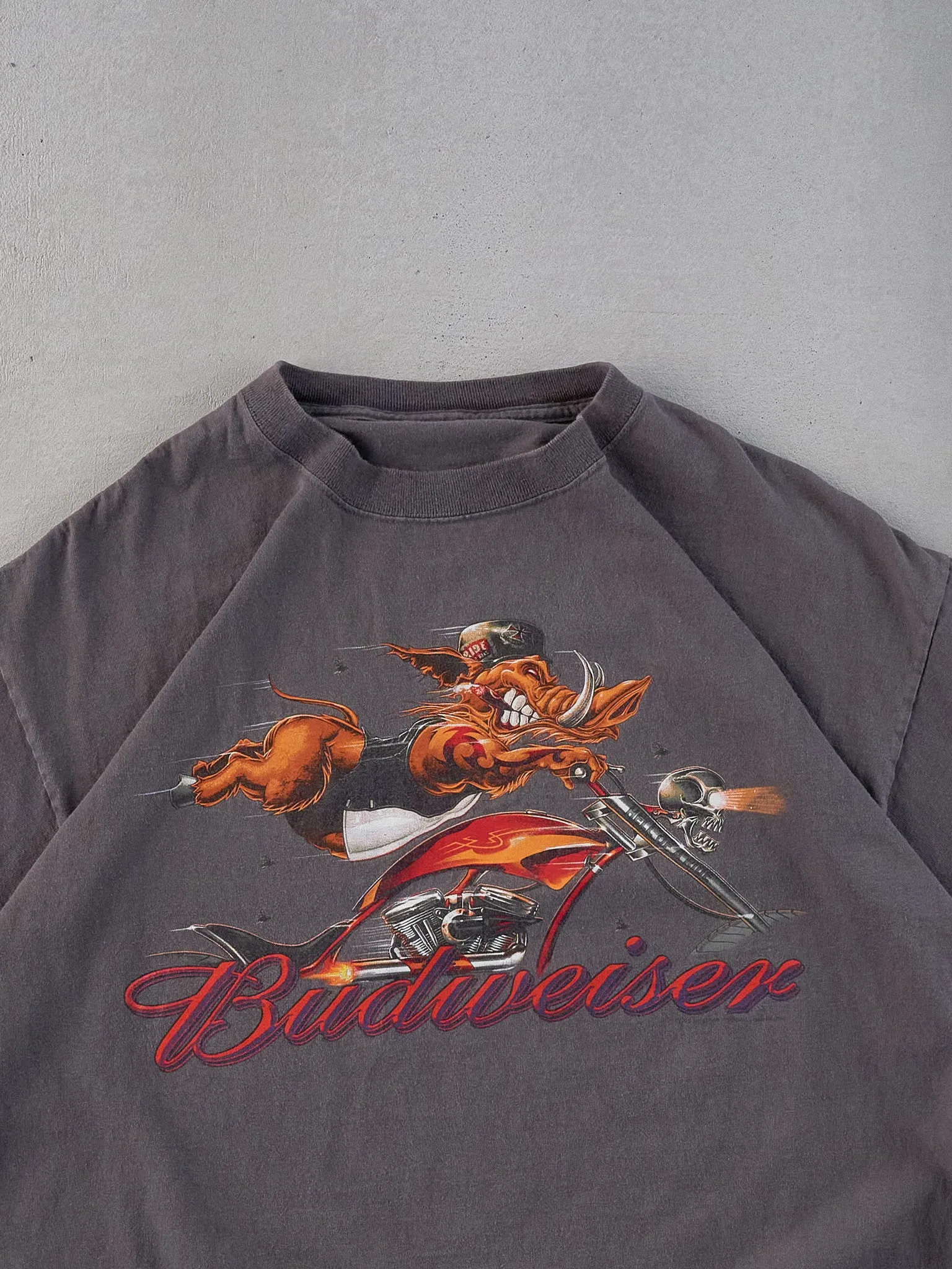 Vintage Y2k Grey Budwiser Hog Biker Graphic Tee (M) sold by Rebalance Vintage product image thumbnail 2