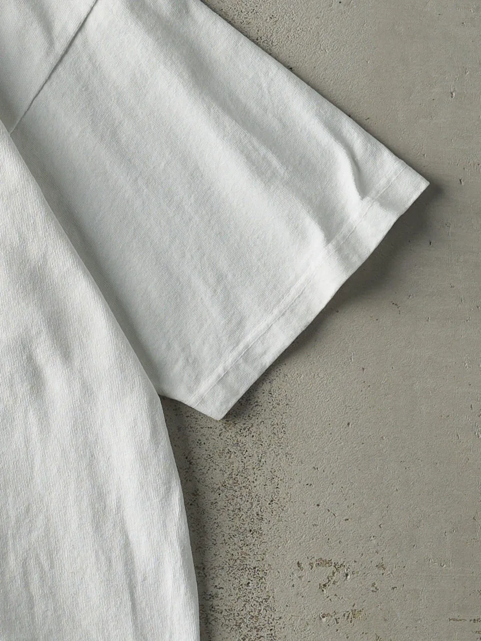 Vintage 90s White Wildhorse Saloon Tee (L) sold by Rebalance Vintage product image thumbnail 3