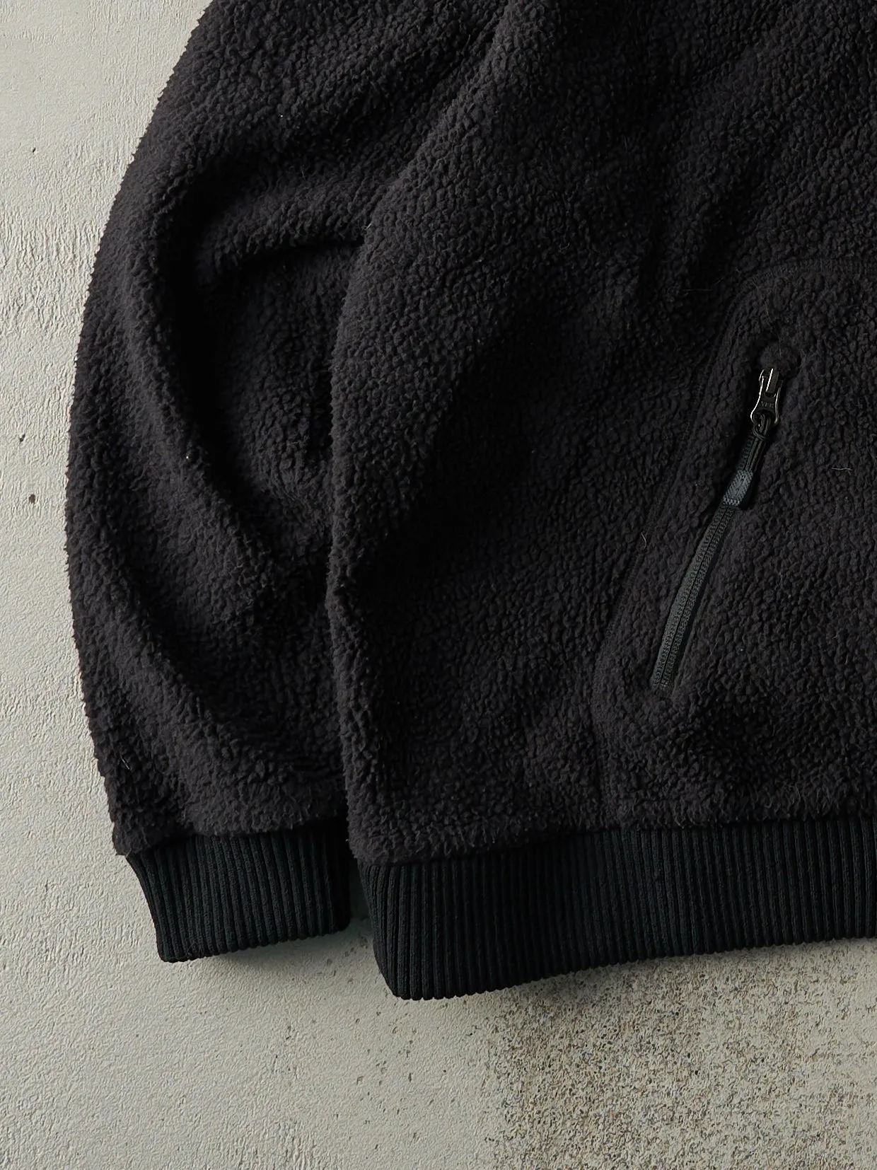 Vintage Y2K Black Carhartt Sherpa Zip Up Boxy Fleece (L) sold by Rebalance Vintage product image thumbnail 4