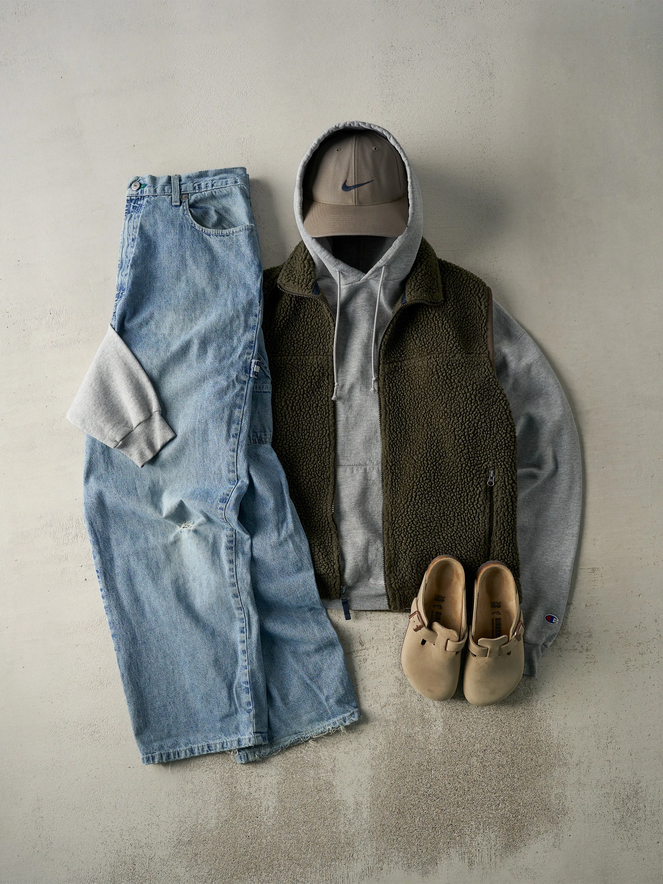 Vintage 90s Light Wash Tommy Hilfiger Carpenter Jeans (34x31.5) sold by Rebalance Vintage product image thumbnail 2