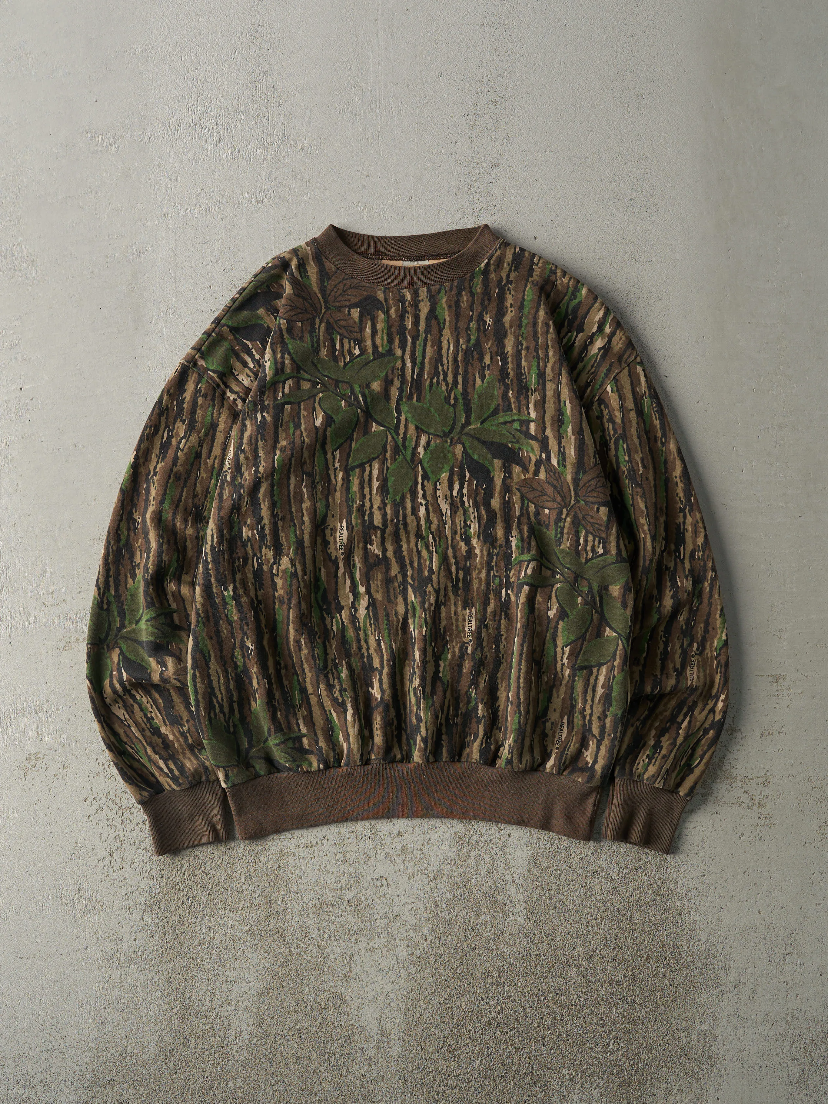 Vintage 90s Realtree Camo Crewneck (L) sold by Rebalance Vintage