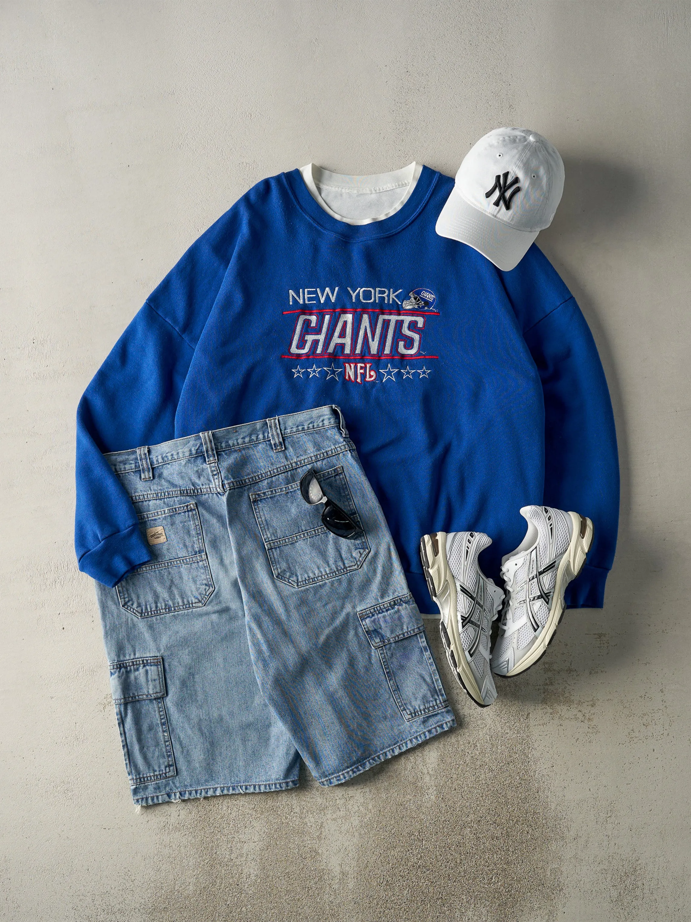 Vintage 90s Blue New York Giants Embroidered Crewneck (XXXL) sold by Rebalance Vintage product image thumbnail 2