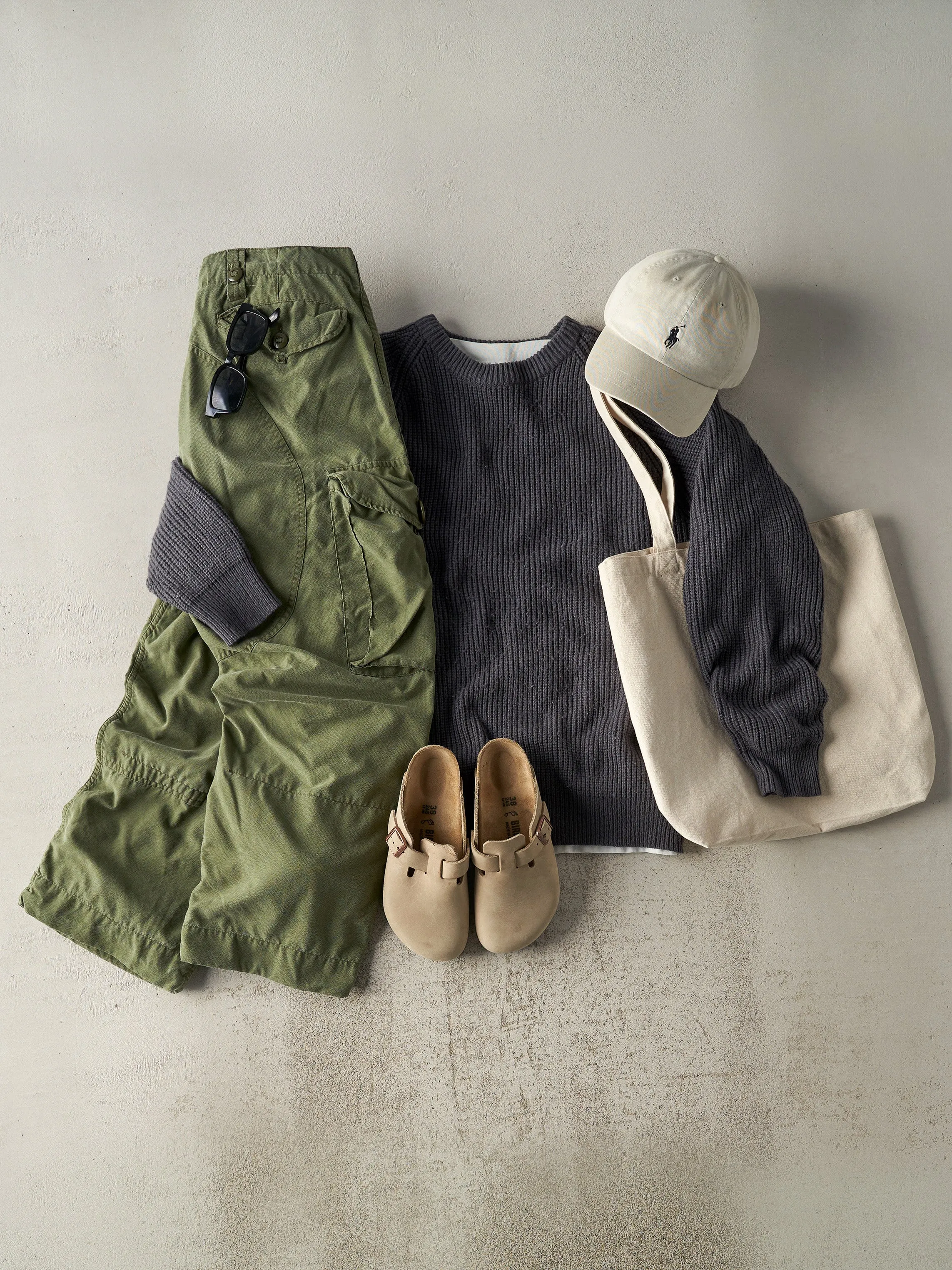 Vintage 90s Army Green Military Parachute Pants (34x26.5) sold by Rebalance Vintage product image thumbnail 2