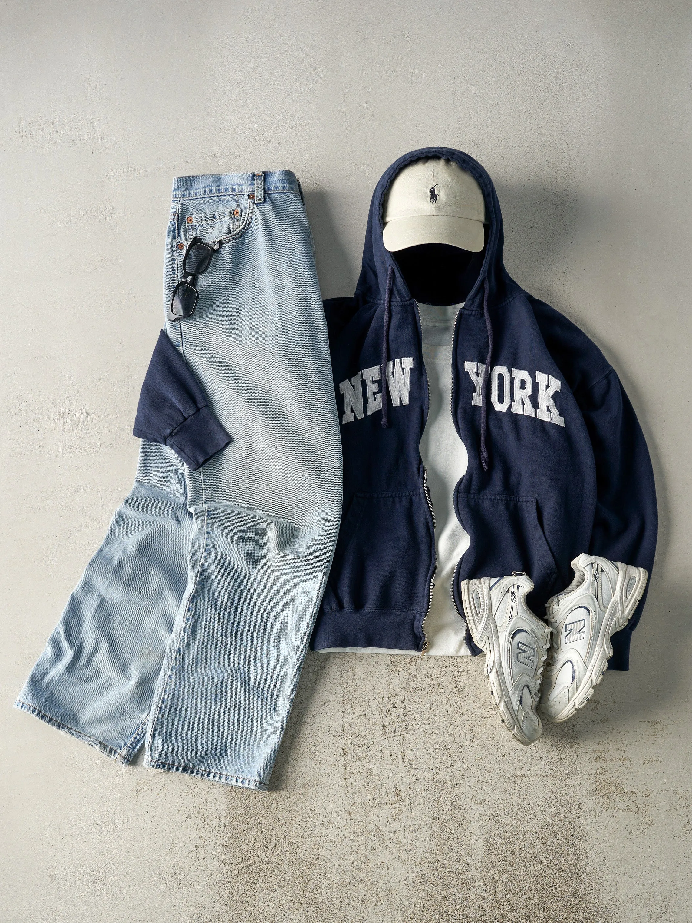 Vintage 90s Light Wash Levi's 505 Jeans (35.5x31) sold by Rebalance Vintage product image thumbnail 2