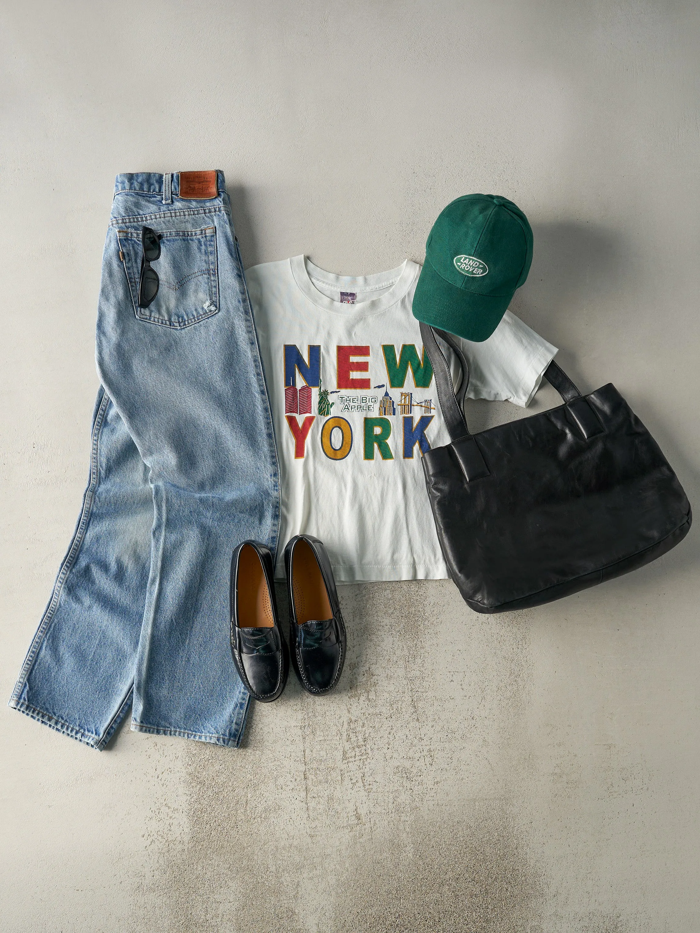 Vintage 80s Light Wash Levi's Leather Tab Jeans (30x29) sold by Rebalance Vintage product image thumbnail 2