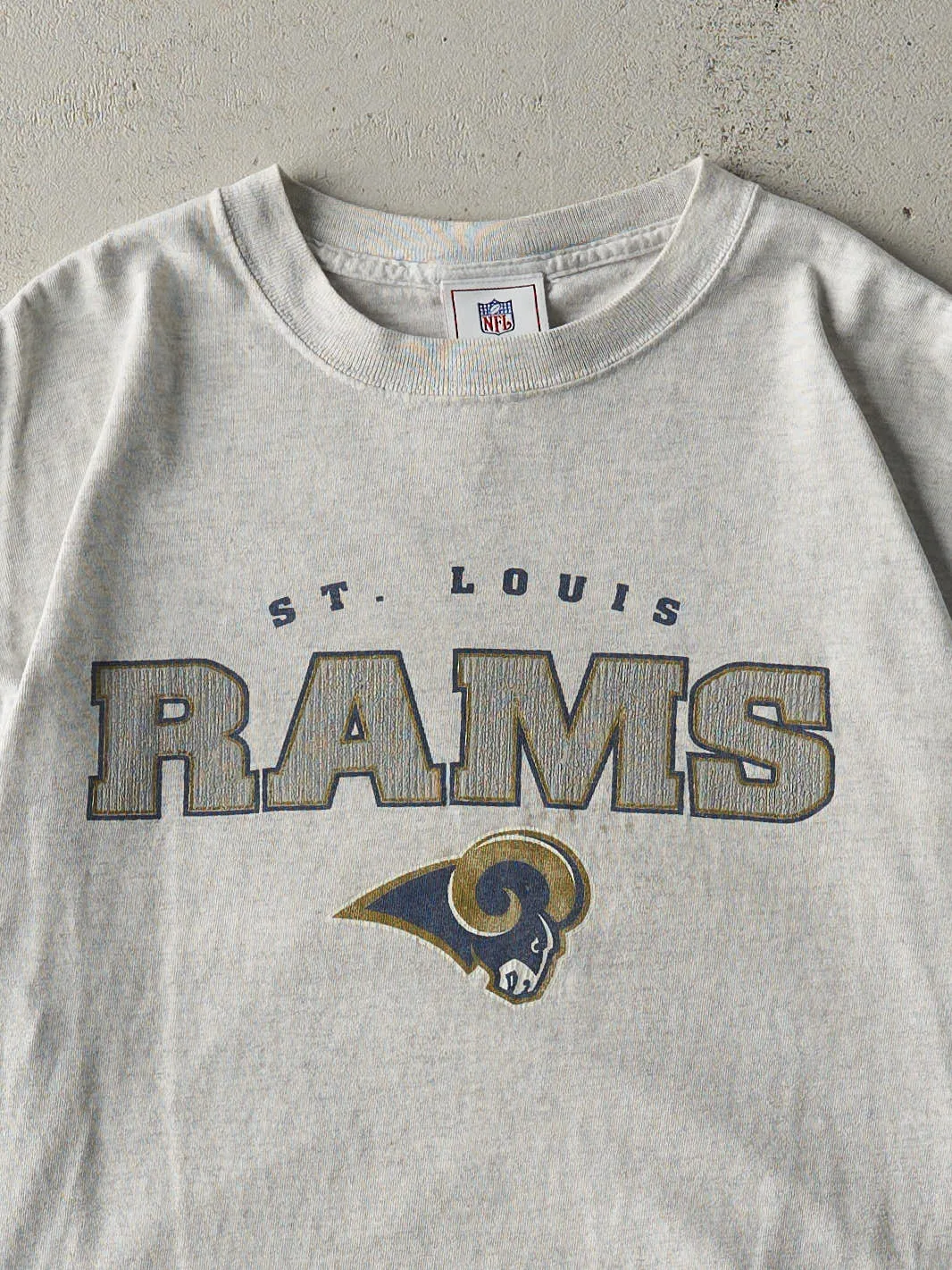 Vintage 90s Heather Grey St. Louis Rams Tee (M) sold by Rebalance Vintage product image thumbnail 2