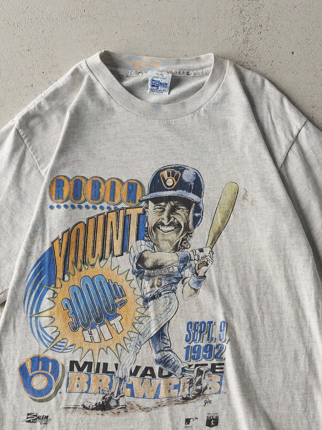 Vintage 92' Heather Grey Milwaukee Brewers Single Stitch Tee (S/M) sold by Rebalance Vintage product image thumbnail 2