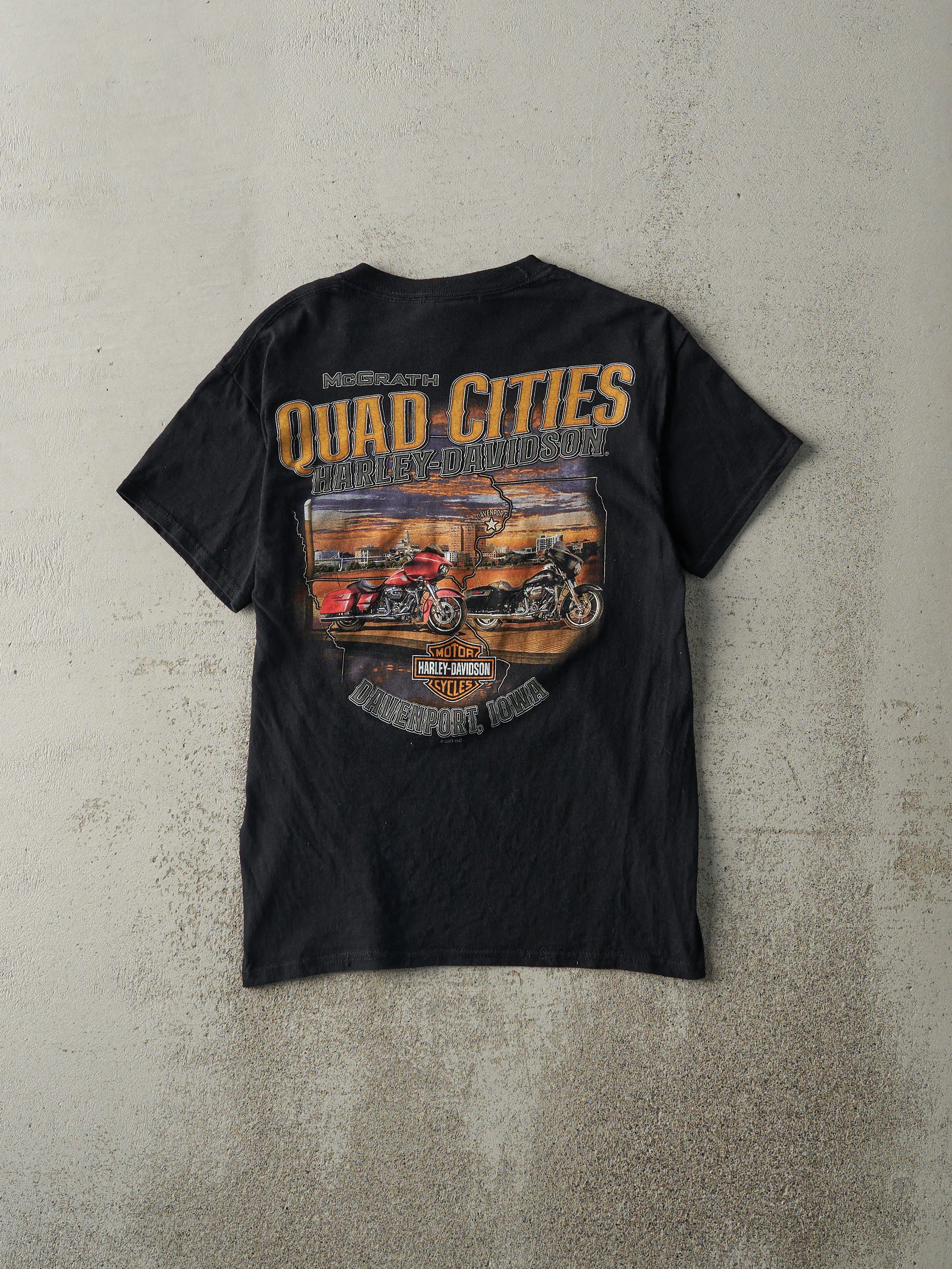 21' Black Davenport Iowa Harley Davidson Tee (XS/S) sold by Rebalance Vintage product image thumbnail 2