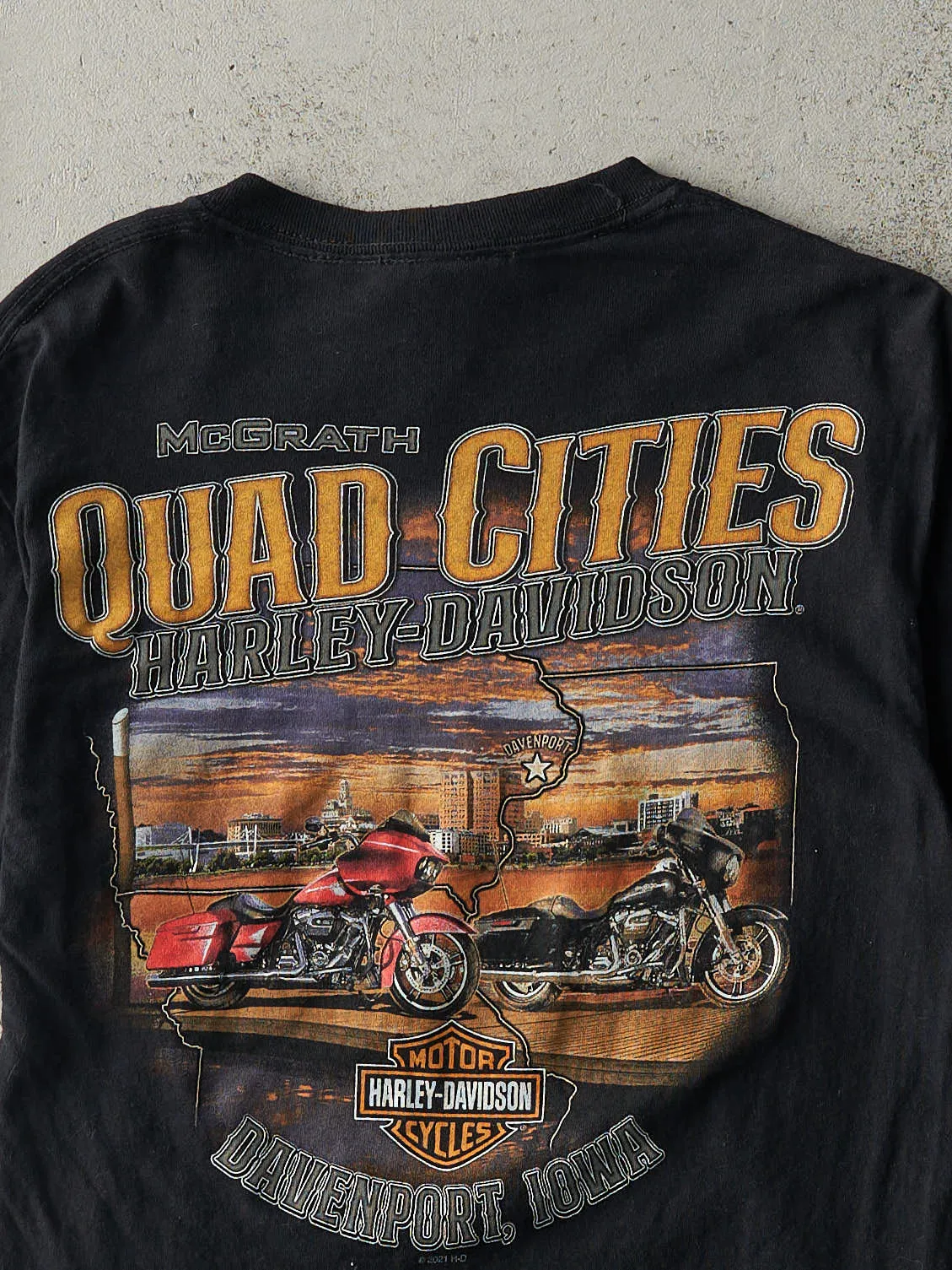 21' Black Davenport Iowa Harley Davidson Tee (XS/S) sold by Rebalance Vintage product image thumbnail 4