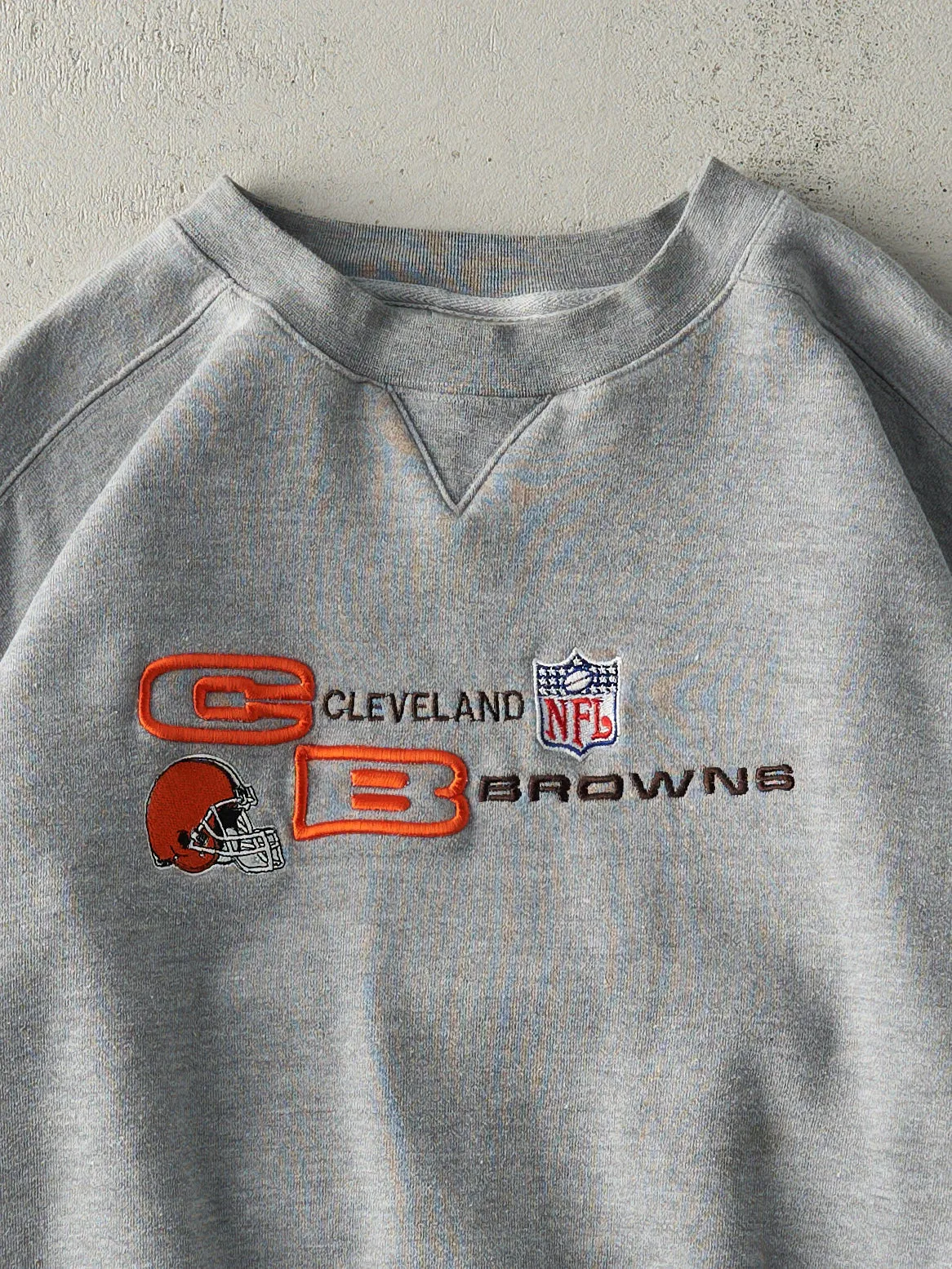 Vintage Y2K Embroidered Cleveland Browns Crewneck (L) sold by Rebalance Vintage product image thumbnail 2