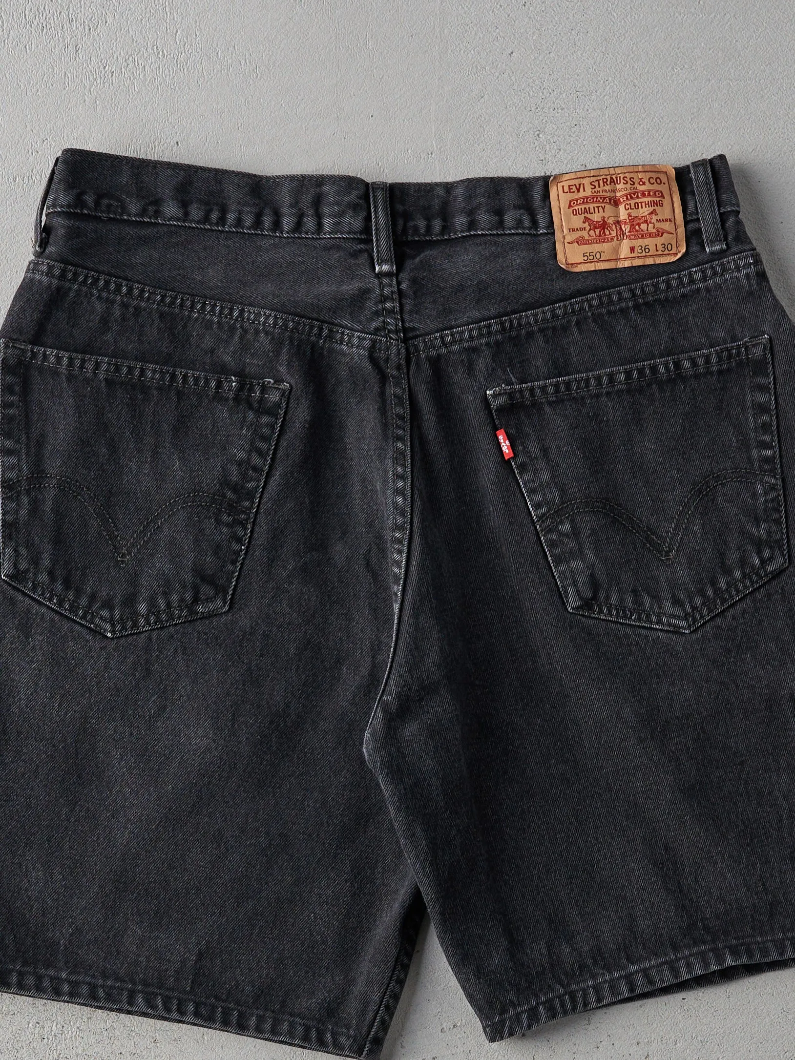 Vintage 90s Black Levi's 550 Shorts (35x8) sold by Rebalance Vintage product image thumbnail 4
