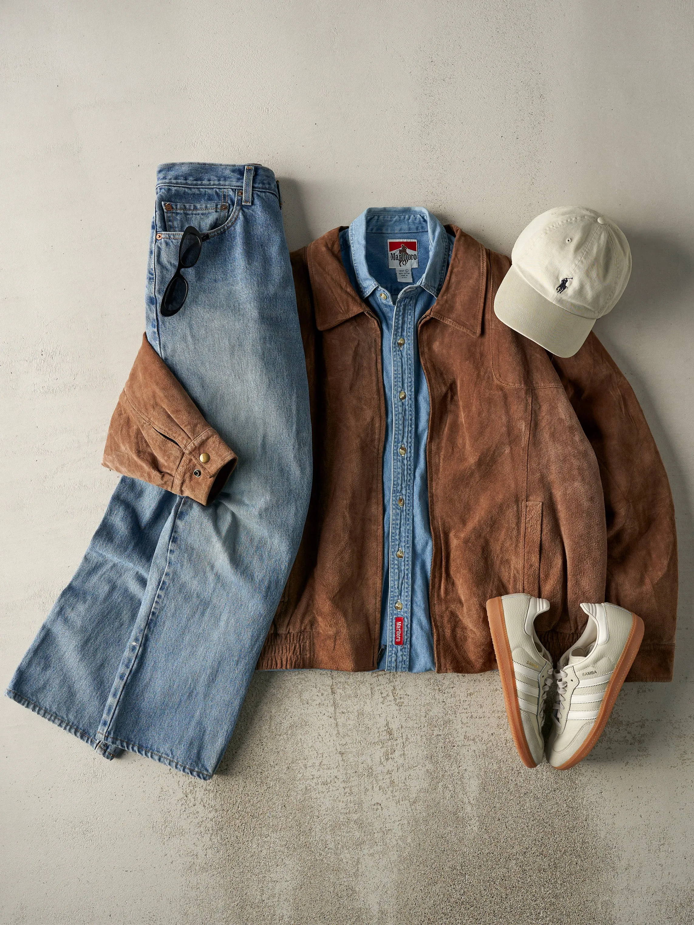 Vintage Y2K Light Wash Levi's 505 Jeans (33x29) sold by Rebalance Vintage product image thumbnail 2