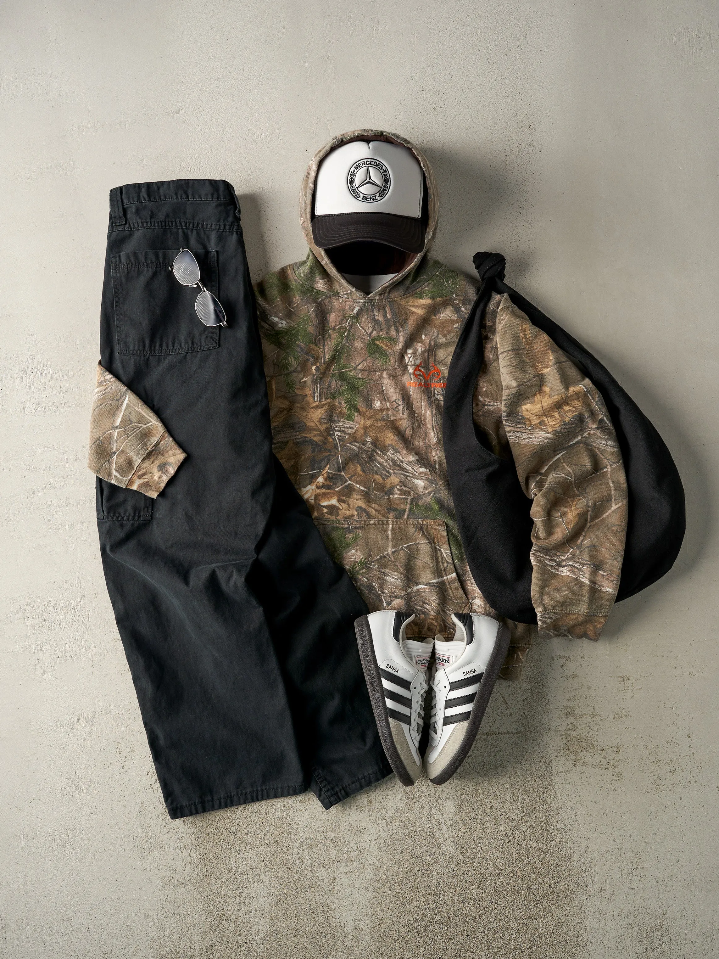 Vintage Y2K Black Wrangler Cargo Work Pants (32x32) sold by Rebalance Vintage product image thumbnail 2