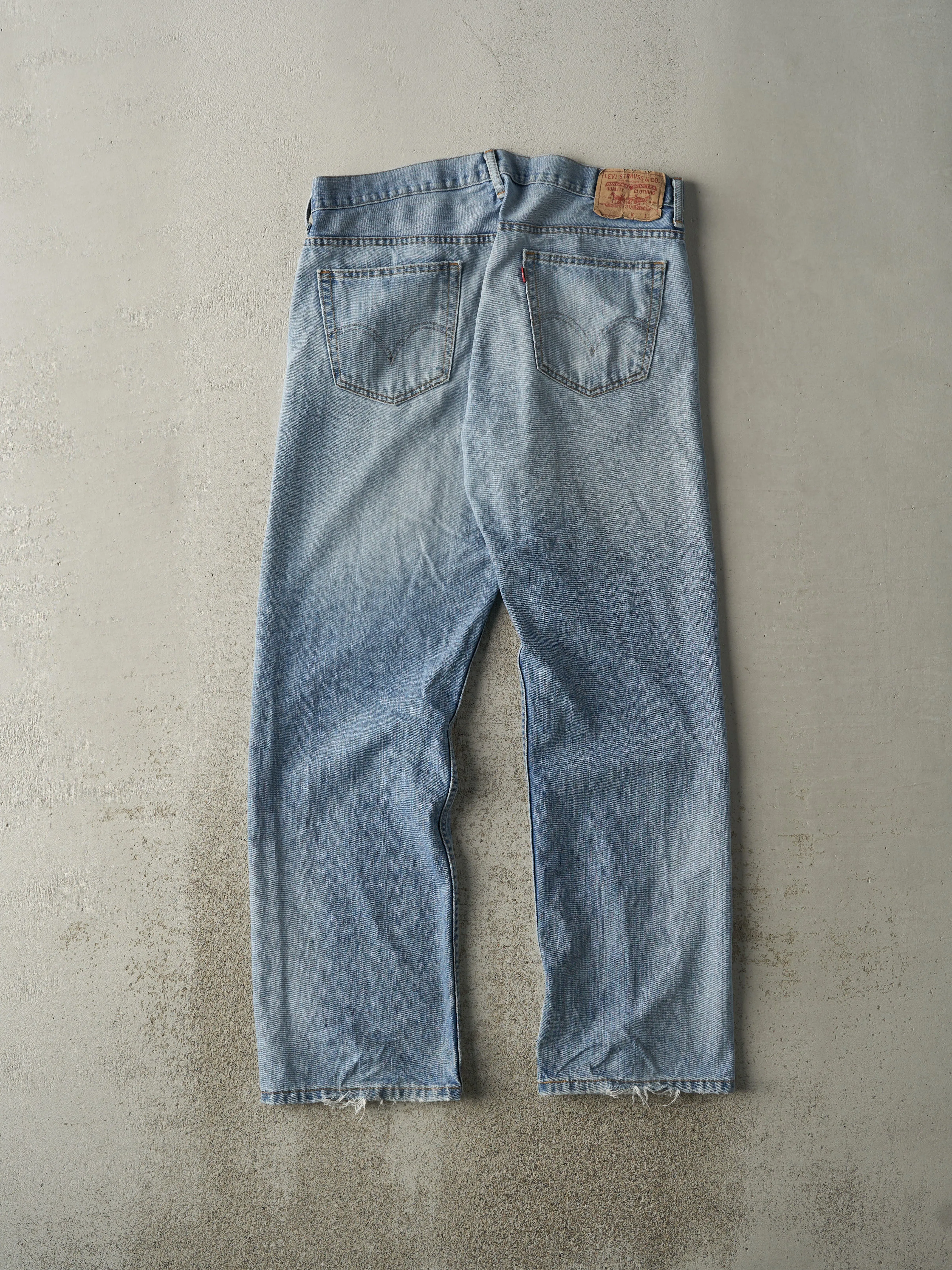 Vintage Y2K Light Wash Levi's 569 Jeans (36x32) sold by Rebalance Vintage product image thumbnail 3