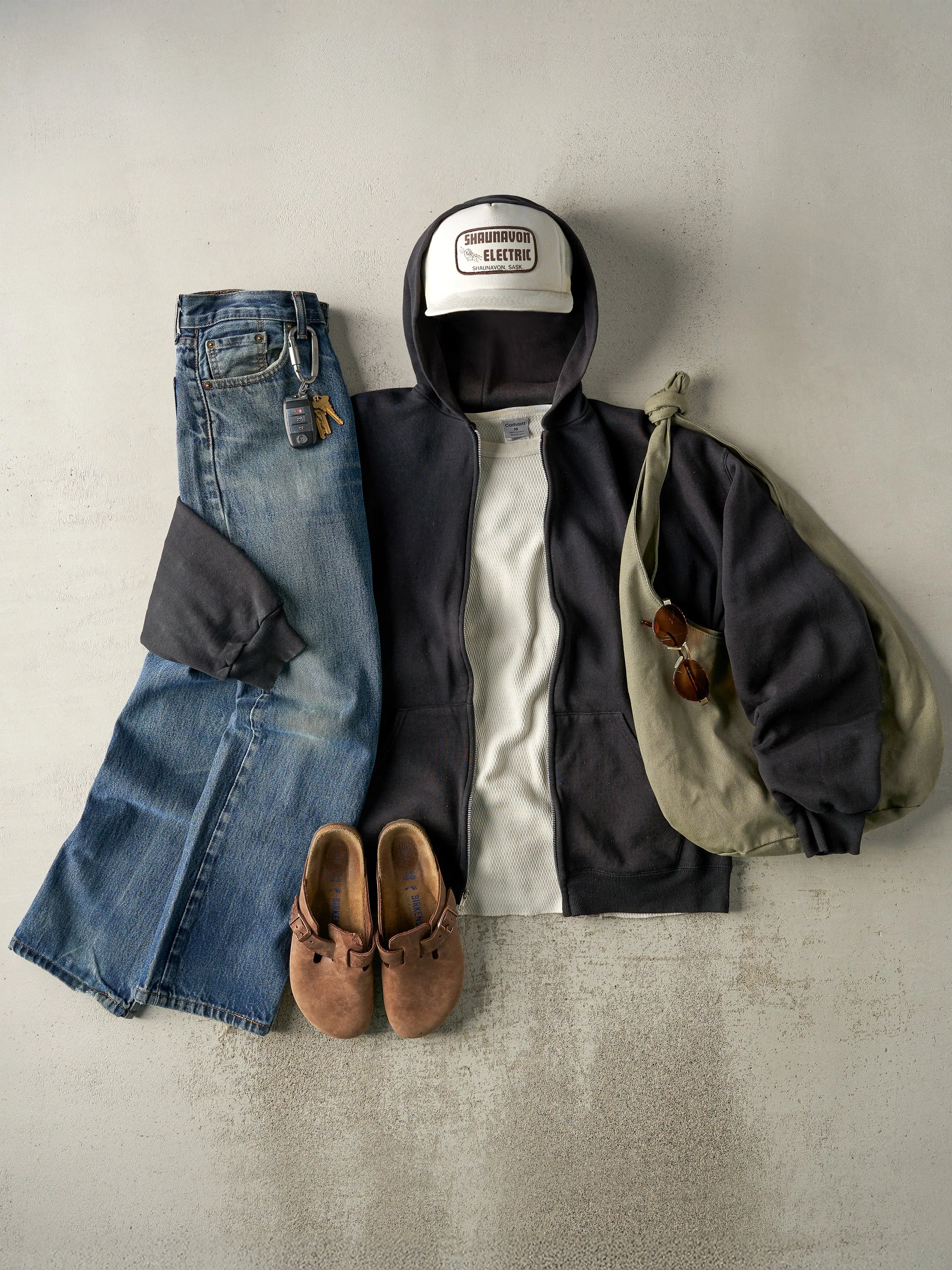 Vintage Y2K Dark Wash Levi's 505 Jeans (32x30) sold by Rebalance Vintage product image thumbnail 2