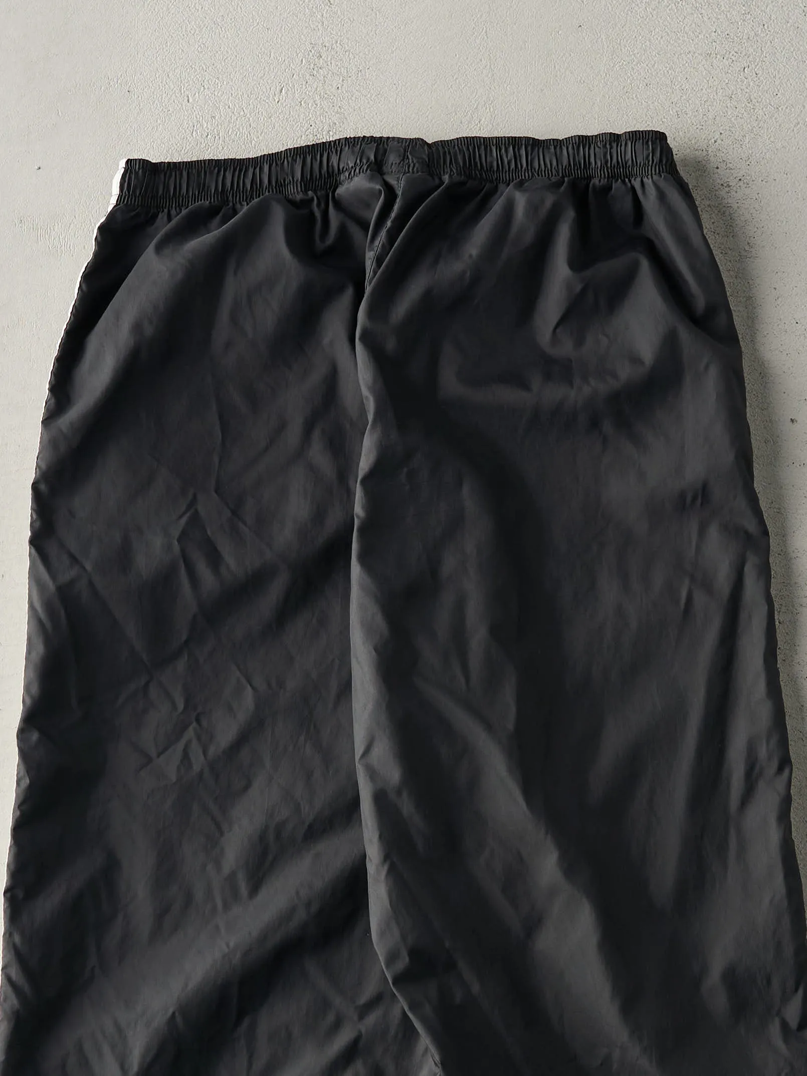 Vintage Y2K Black & Green Nike Embroidered Windbreaker Pants (31x31) sold by Rebalance Vintage product image thumbnail 5